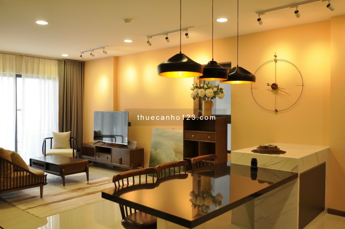 Căn hộ 2PN ban công mặt tiền Lương Định Của