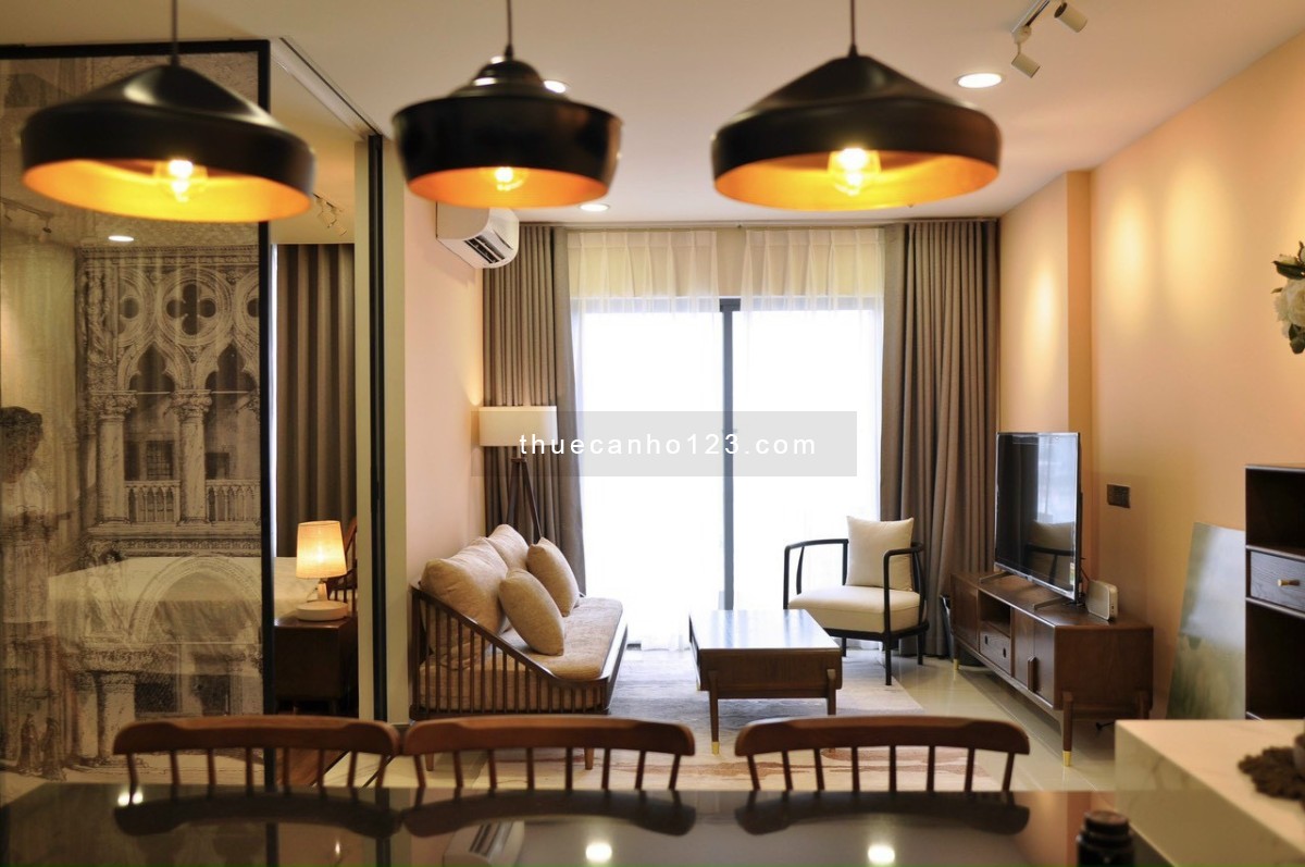 Căn hộ 2PN ban công mặt tiền Lương Định Của