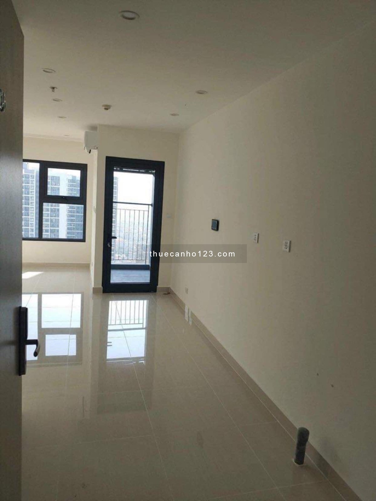 Cho thuê căn hộ chung cư Vinhomes Smart City giá 5tr/tháng LH 0969749993