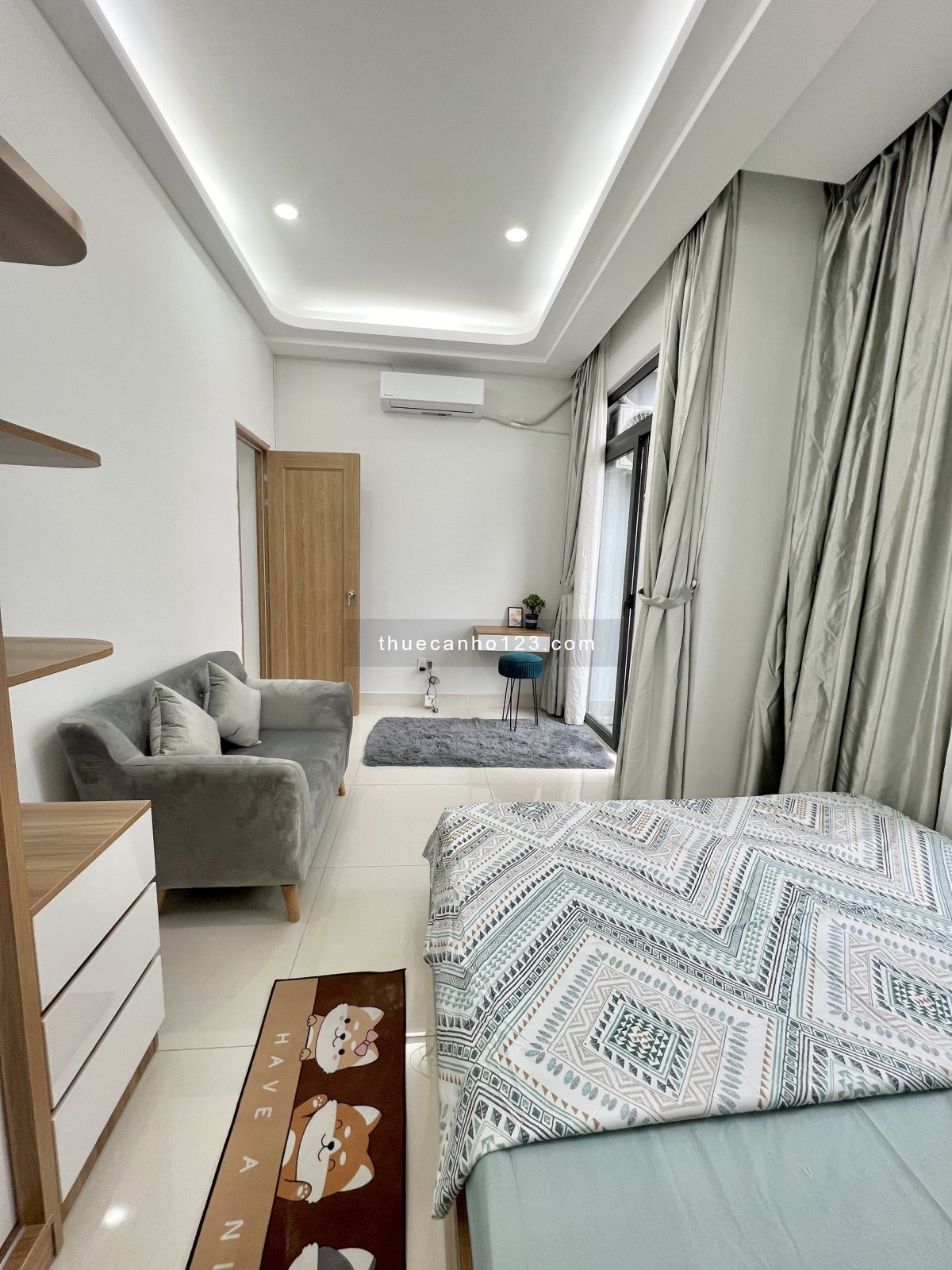 Cho thuê căn hộ 1 phòng ngủ balcony cao cấp ngay trung tâm Phú Nhuận