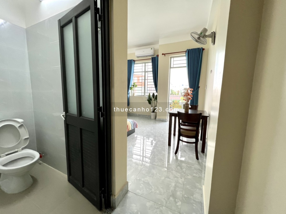 Studio ban công 30m2 full NT ngay sân bay