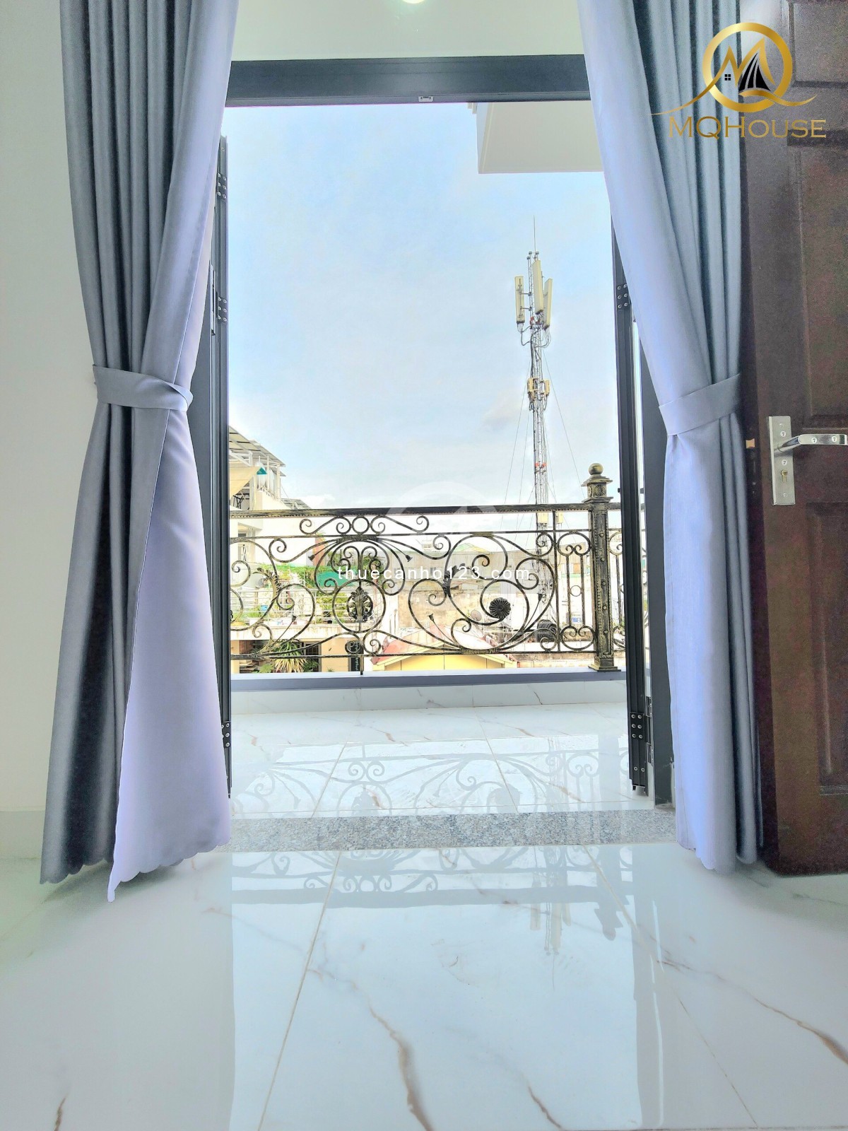 Cho thuê căn hộ ban công, cửa sổ thoáng gần Etown cộng hoà