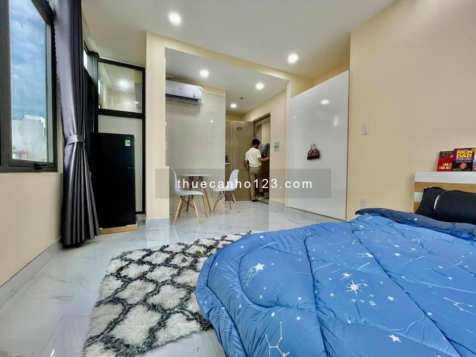 CHDV FULL NỘI THẤT tại Phú Nhuận cửa sổ lớn