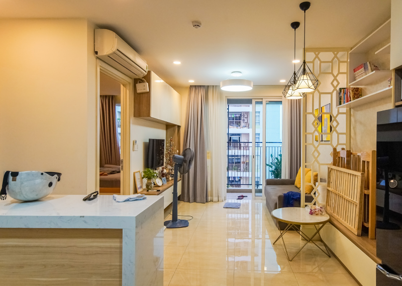 Môi giới “bớt” khách nhưng vẫn đông hơn trước kia