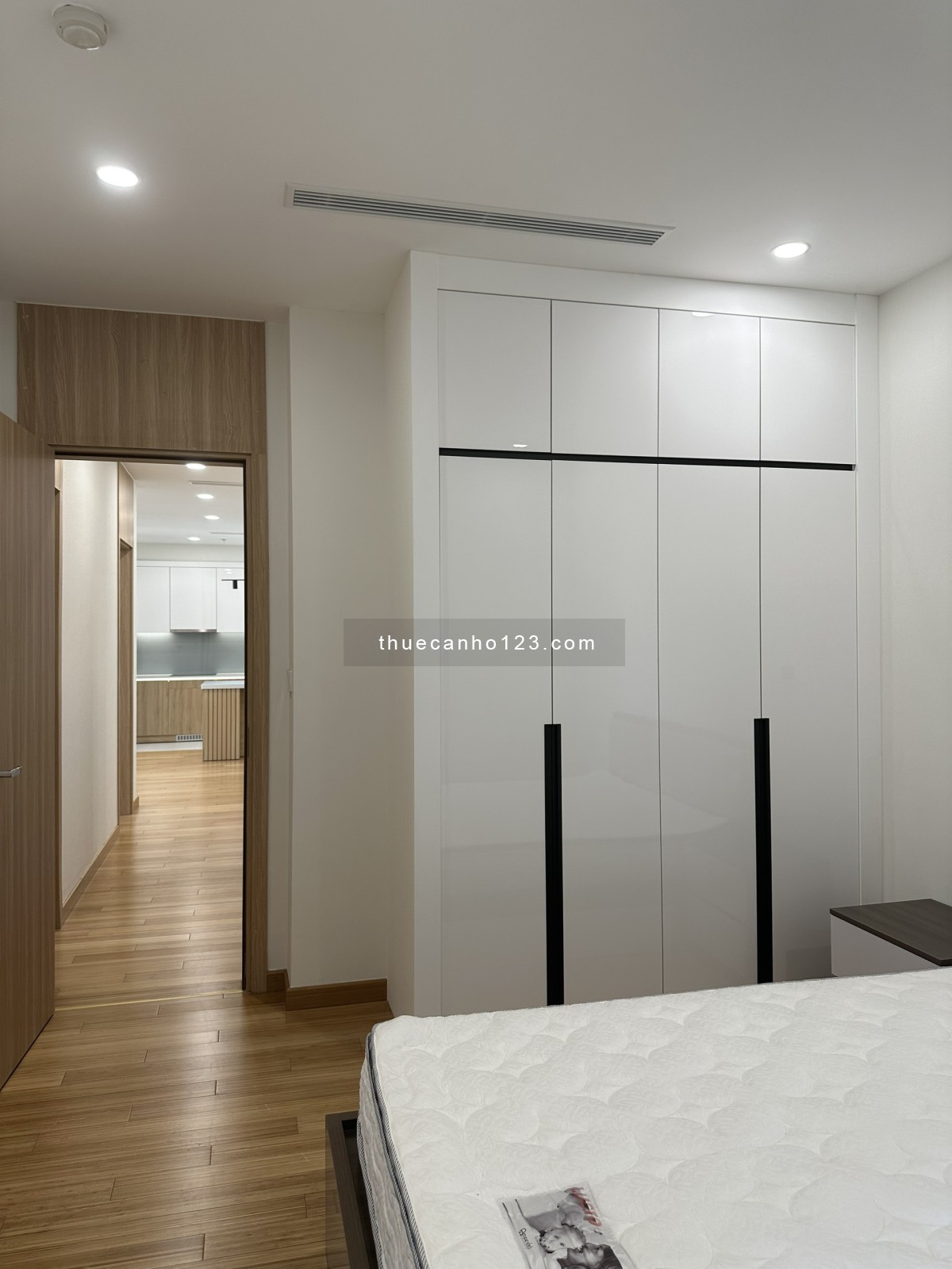 Cho Thuê căn hộ The Zei, số 8 Lê Đức Thọ, Căn 2-3 ngủ,full đồ & CB, giá 14 tr/tháng LH 0961925122