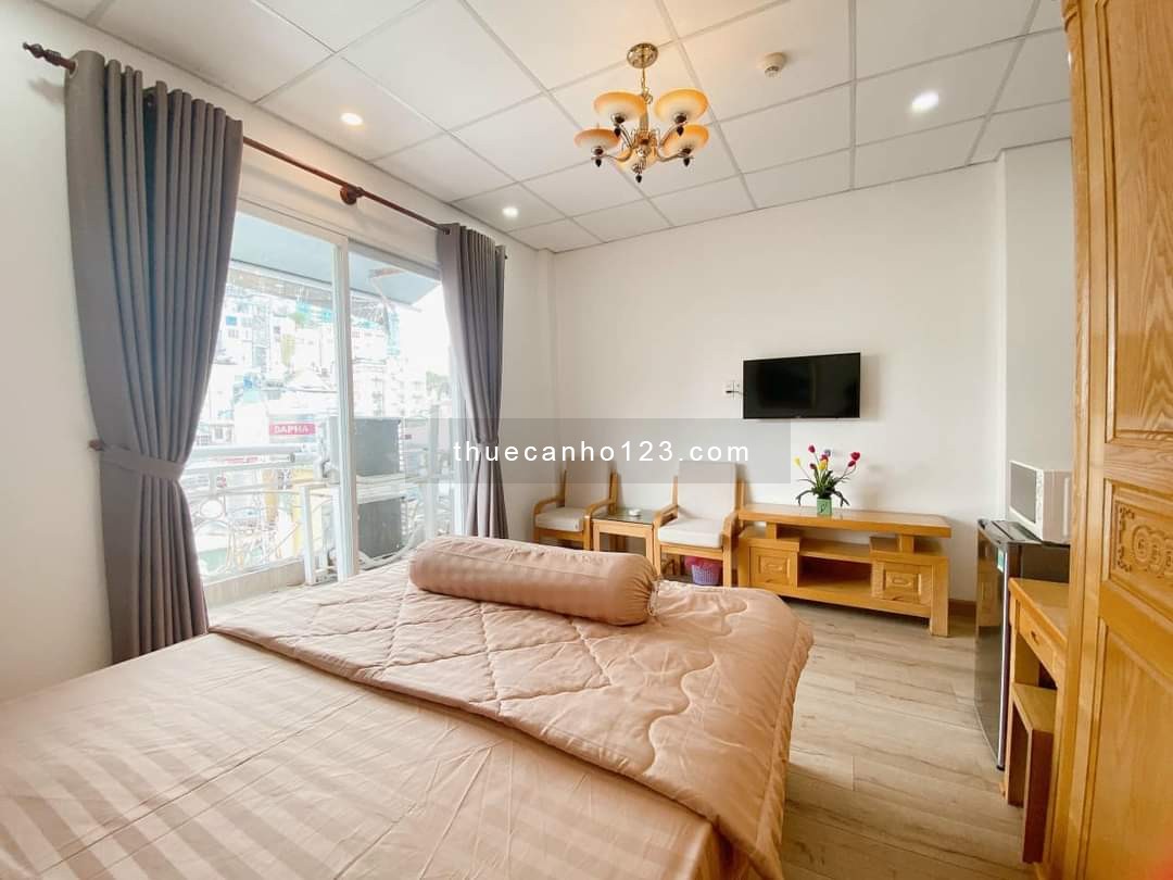 Cho thuê căn hộ Studio Balcon lớn Full nội thất, ngay Lê Thánh Tôn, Vincom Đồng Khởi - Q1
