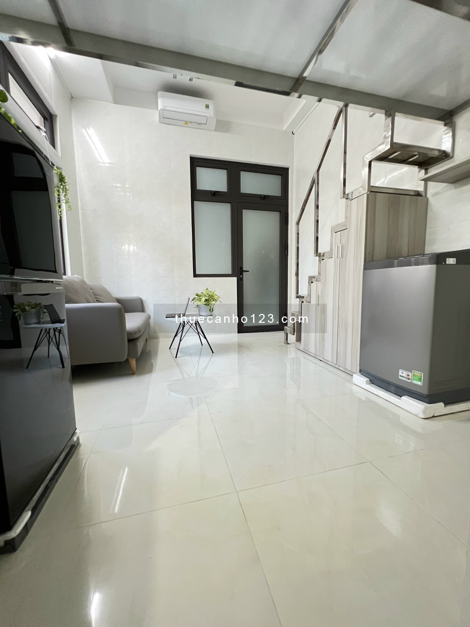 Cho thuê căn hộ Duplex, 30m2, Full Nội thất, có bancol, máy giặt riêng tại Âu Cơ