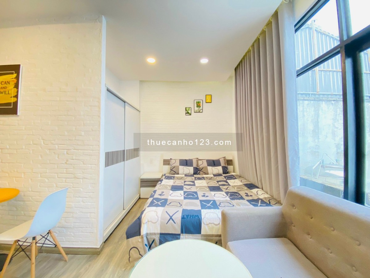 Penthouse cửa sổ lớn full nội thất gần bờ kè Hoàng Sa, cầu Thị Nghè NTMK Q1