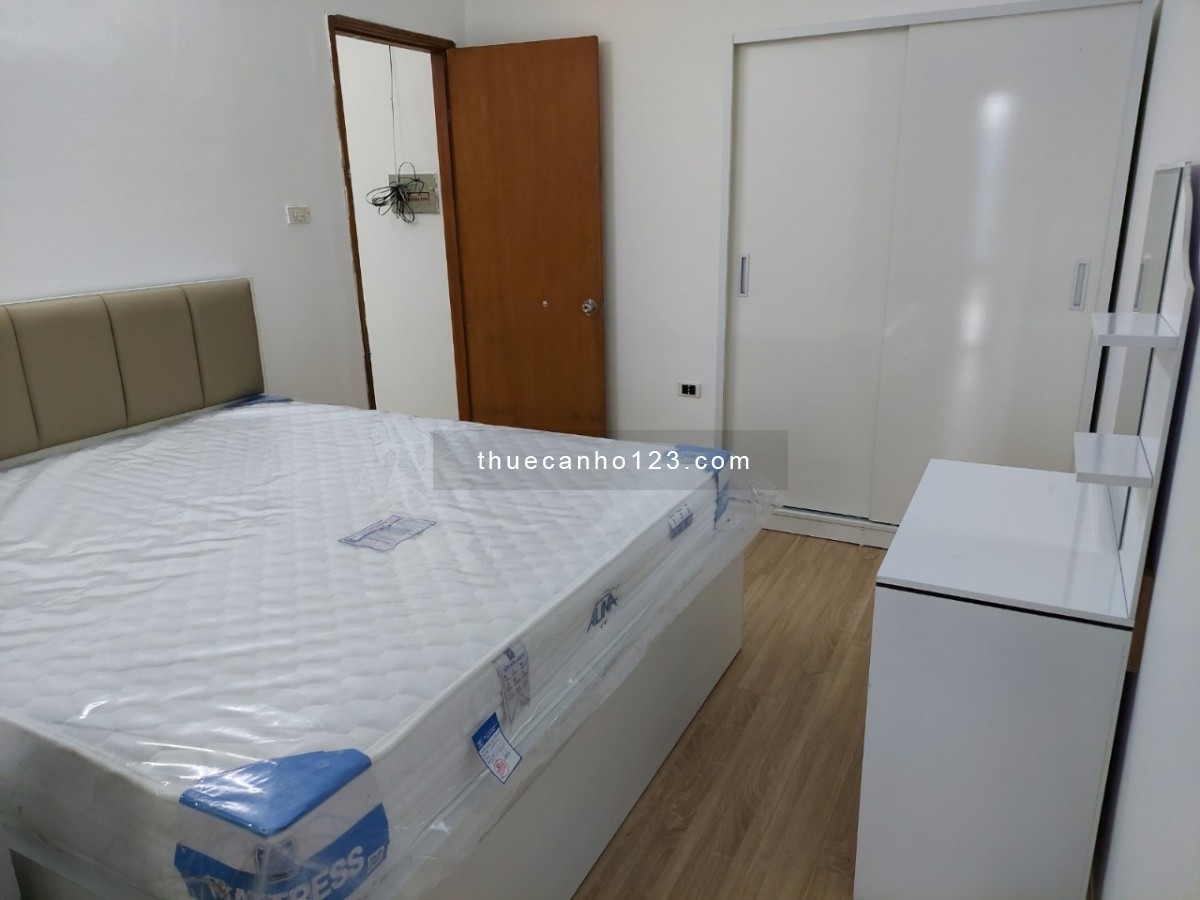 Cho thuê căn hộ 3 ngủ, full nội thất, chung cư 137 Nguyễn Ngọc Vũ, dt 100m2, giá 15tr/tháng