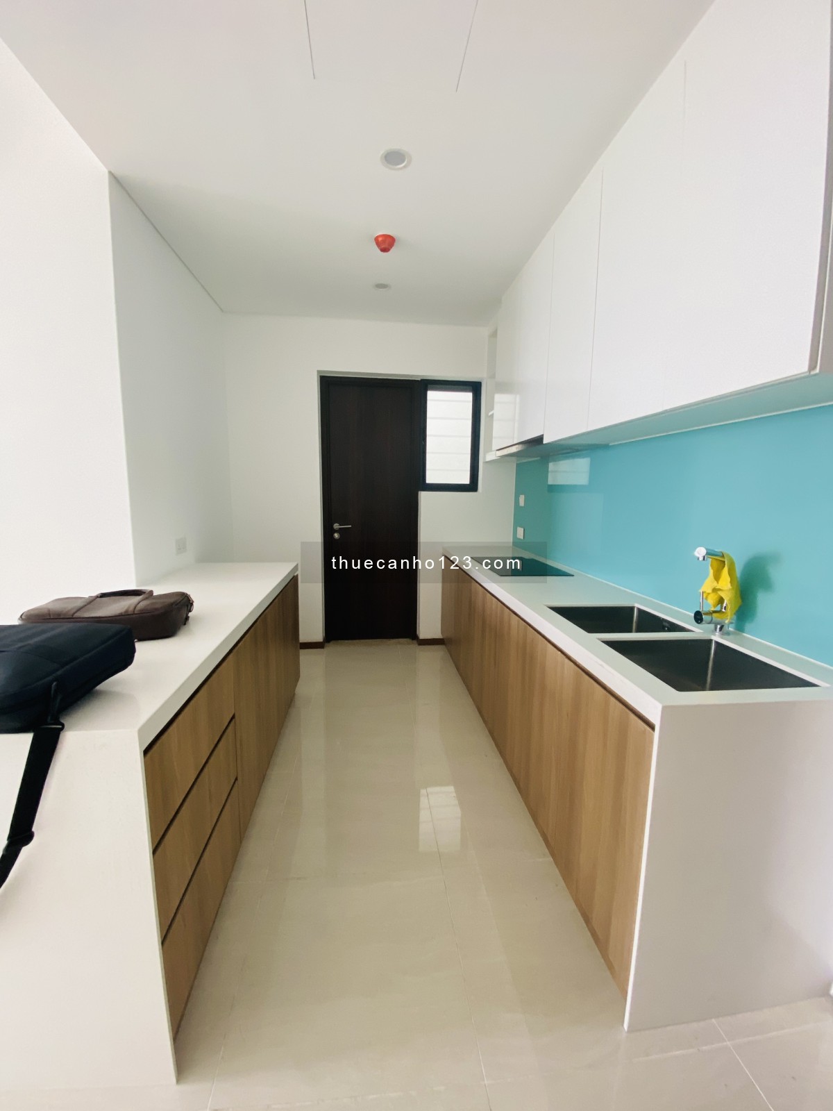 Cho thuê giá siêu tốt căn 2 Phòng ngủ One Verandah Quận 2, 15 triệu/tháng nhà cơ bản.LH:0931300991