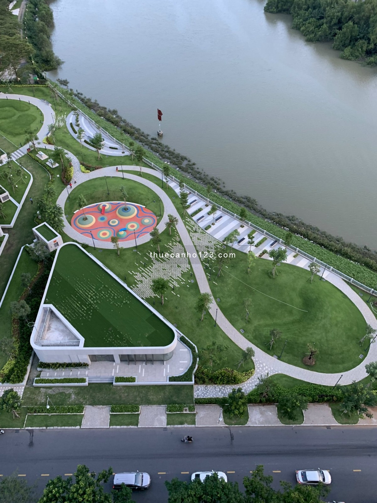 Cho thuê Riverpark Residence view sông tầng cao 138m2 3pn 2wc Full NT 38tr/th Lh:0983568730 Gặp Tín
