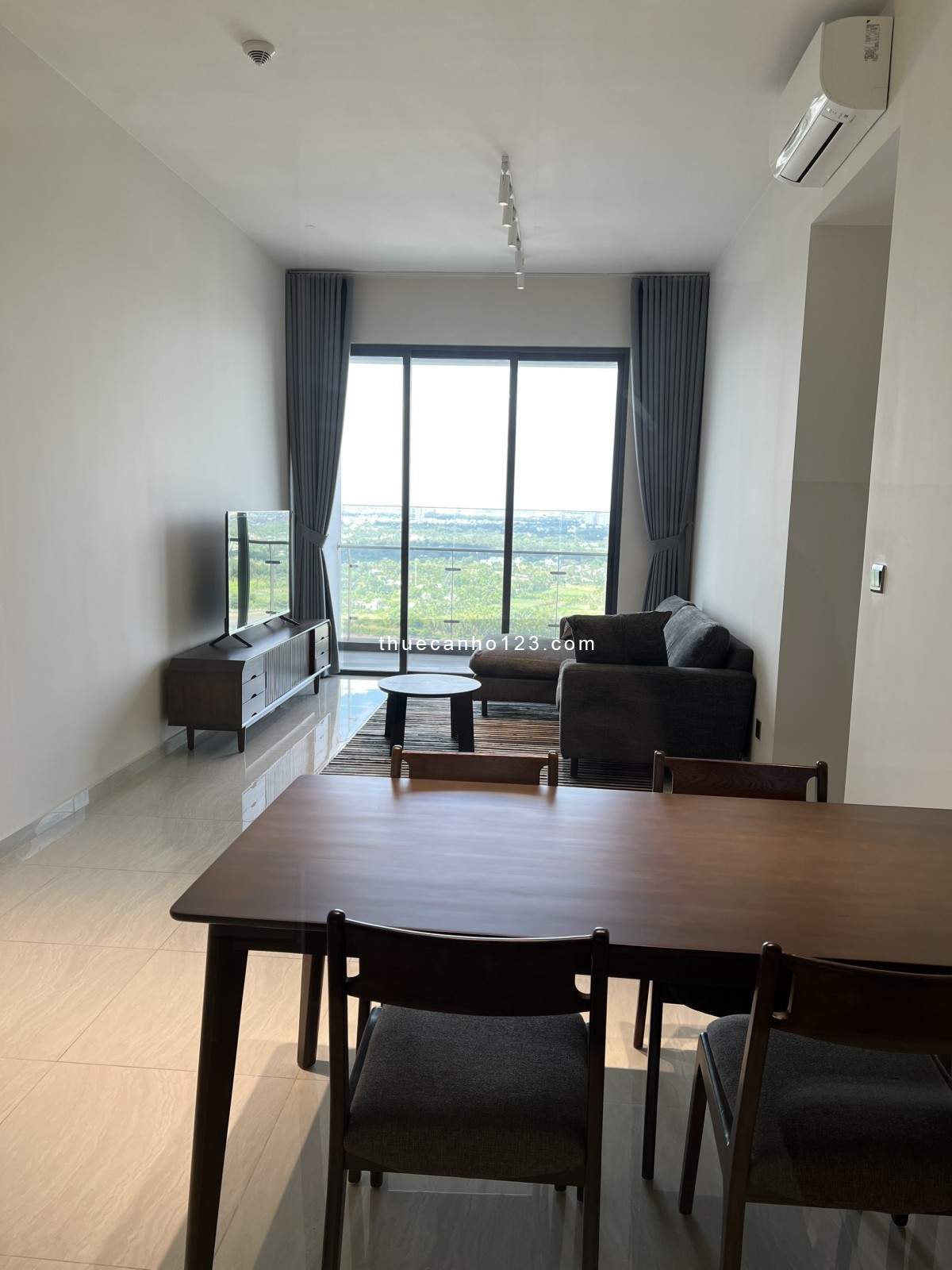Cho thuê căn hộ 3 pn view sông - Q2 Thảo Điền, quận 2, giá 49tr, 101m2