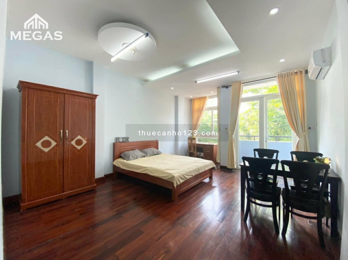 Cho thuê căn hộ ban công - Full nội thất, siêu rộng - đường Nguyễn Thị Định - Quận 2