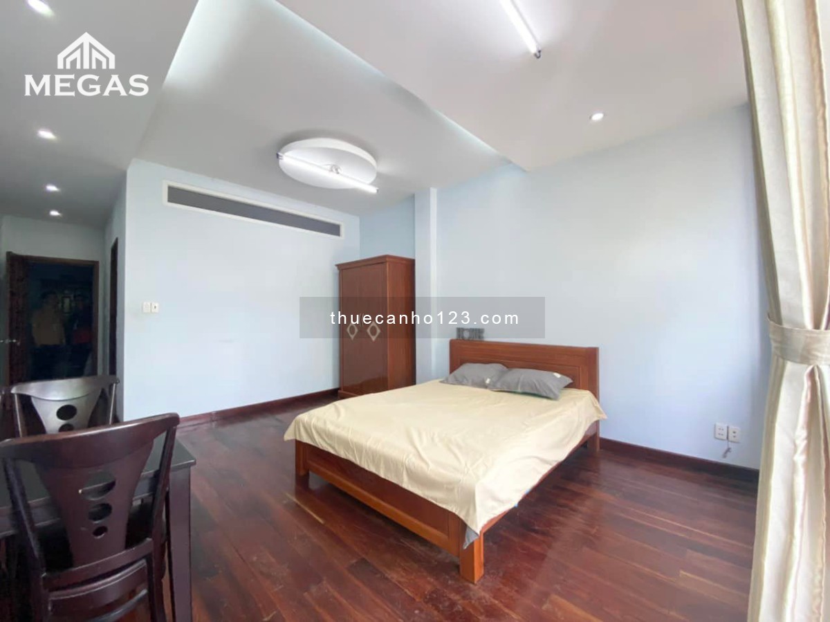 Cho thuê căn hộ ban công - Full nội thất, siêu rộng - đường Nguyễn Thị Định - Quận 2