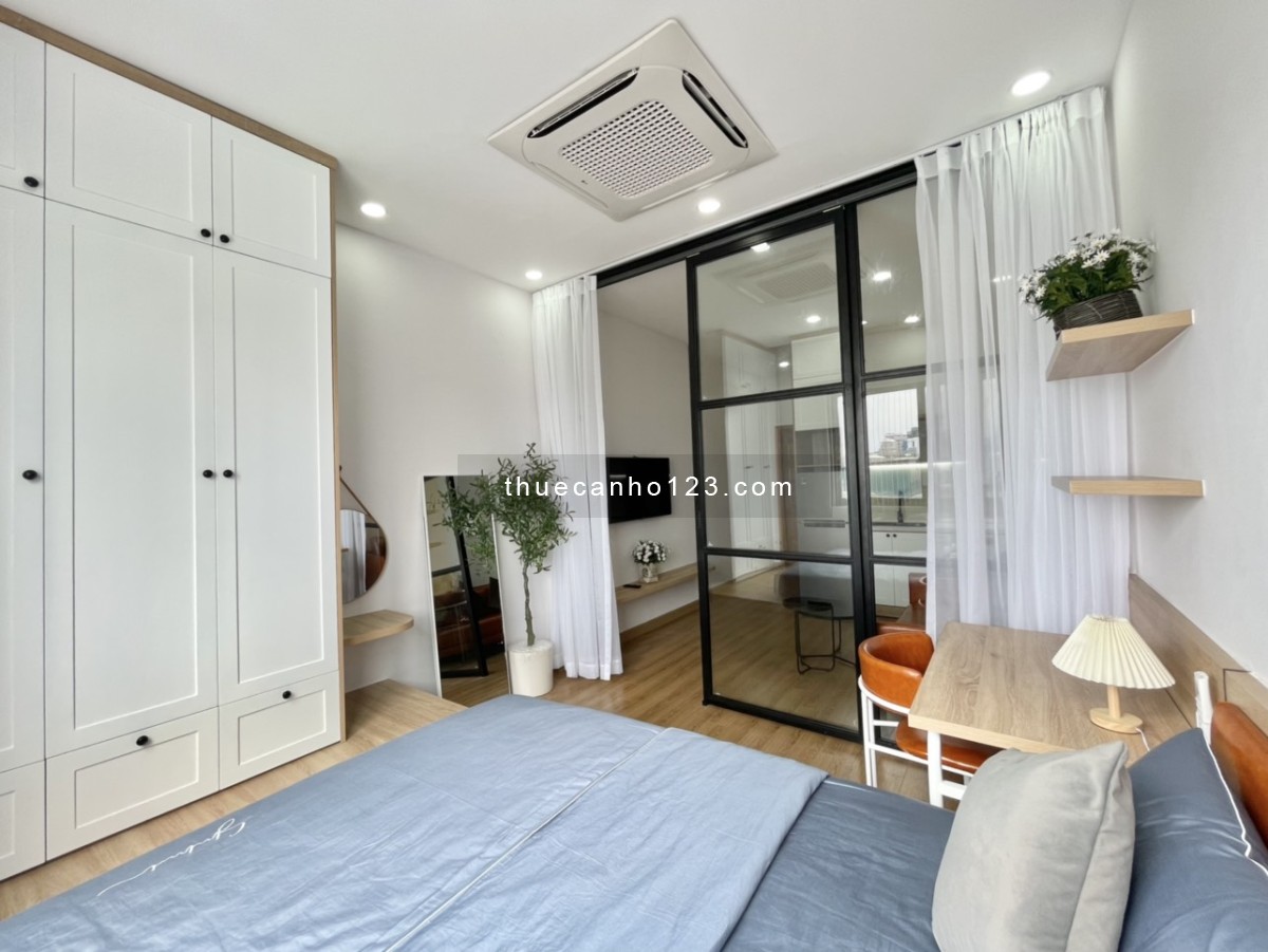 Căn hộ 1 phòng ngủ riêng ngay trên đường Phan Xích Long, full nội thất, giá 8tr8, diện tích 35m2