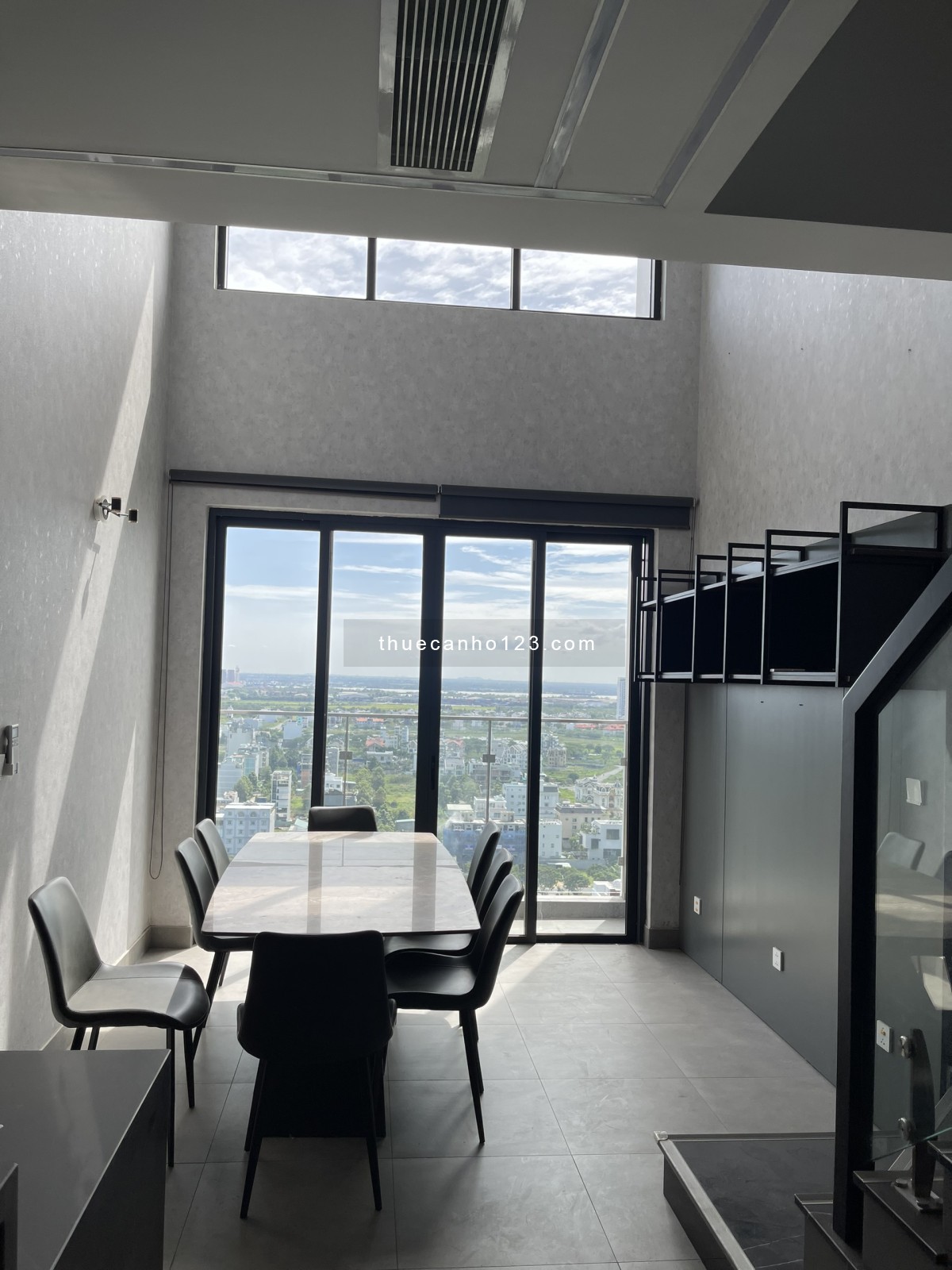 Duy nhất 1 căn hộ Duplex tầng thượng duy nhất tại One Verandah, giá chỉ 45tr, 150m2