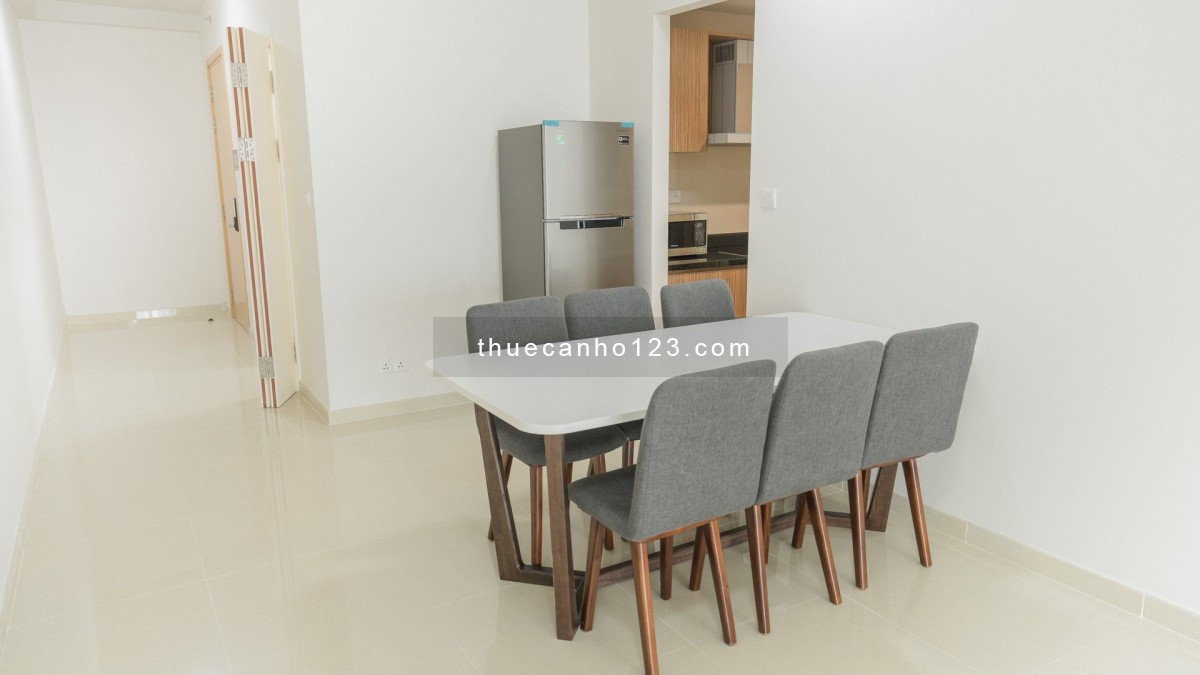 Cho thuê 4 pn tại Vista Verde, dt 194m2 giá 40 Tr/th. Nhà đang trống ạ. Lh em Tâm: 0902.0506.43