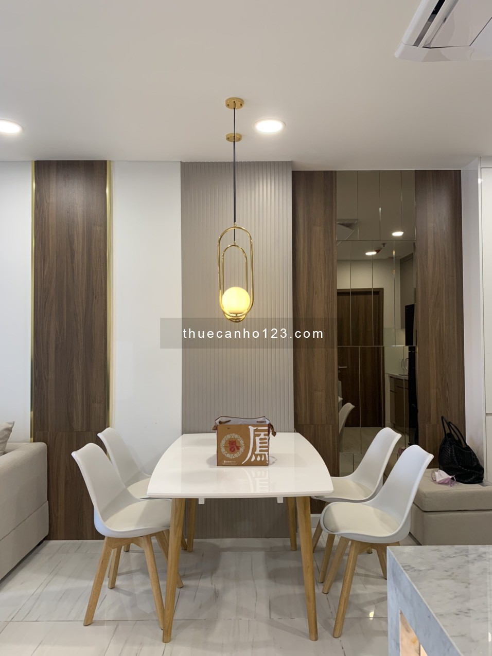 Cho thuê căn hộ 2 pn, diện tích 79m2, full nội thất, vào ở liền tại Kingdom 101, quận 10