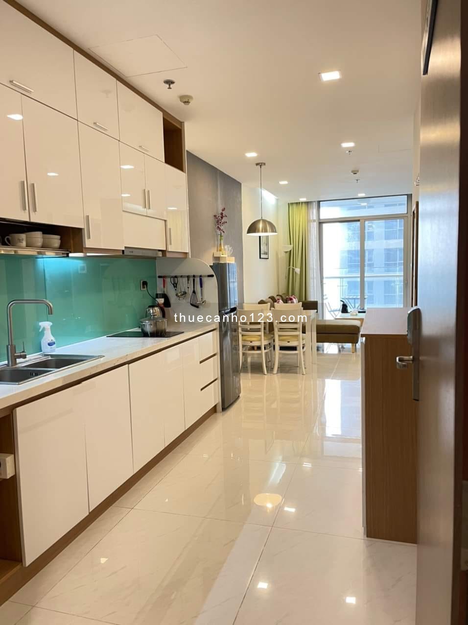 Cho thuê căn hộ 1 pn Oficetel Vinhomes Central Park (Tân Cảng), giá 17 triệu, gọi ngay 0969899540