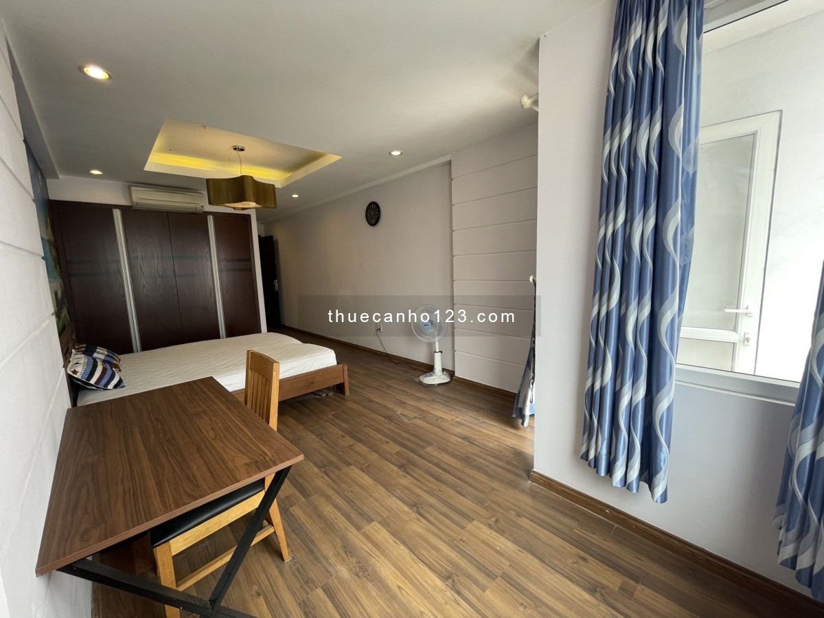 Cho thuê căn hộ 2 phòng ngủ 95m2 gần sân bay, công viên Hoàng Văn Thụ