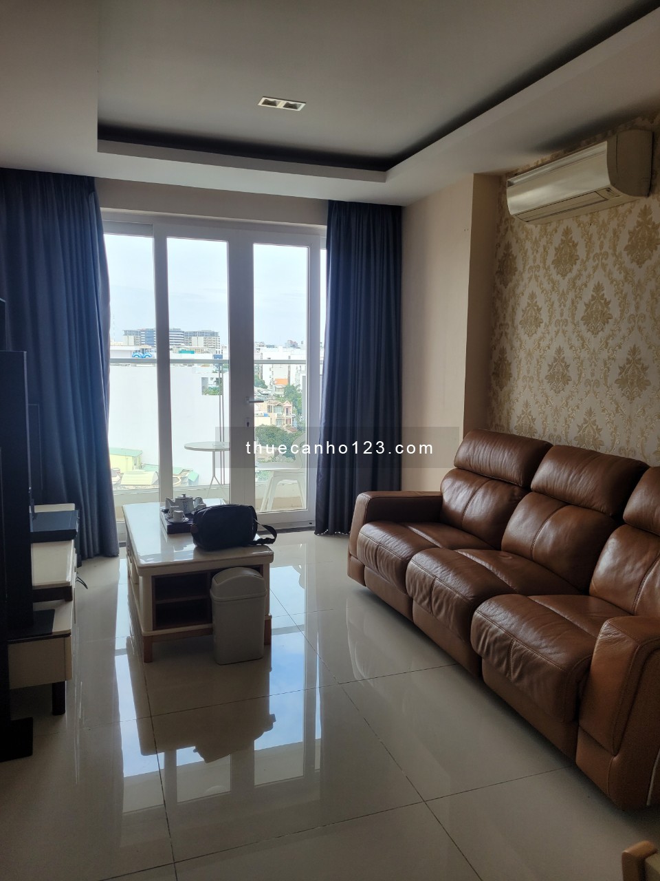 Cho thuê căn hộ chung cư Tân Phước, quận 11, căn hộ 2 pn, 2 wc, nhà đẹp có ban công, giá 11 triệu