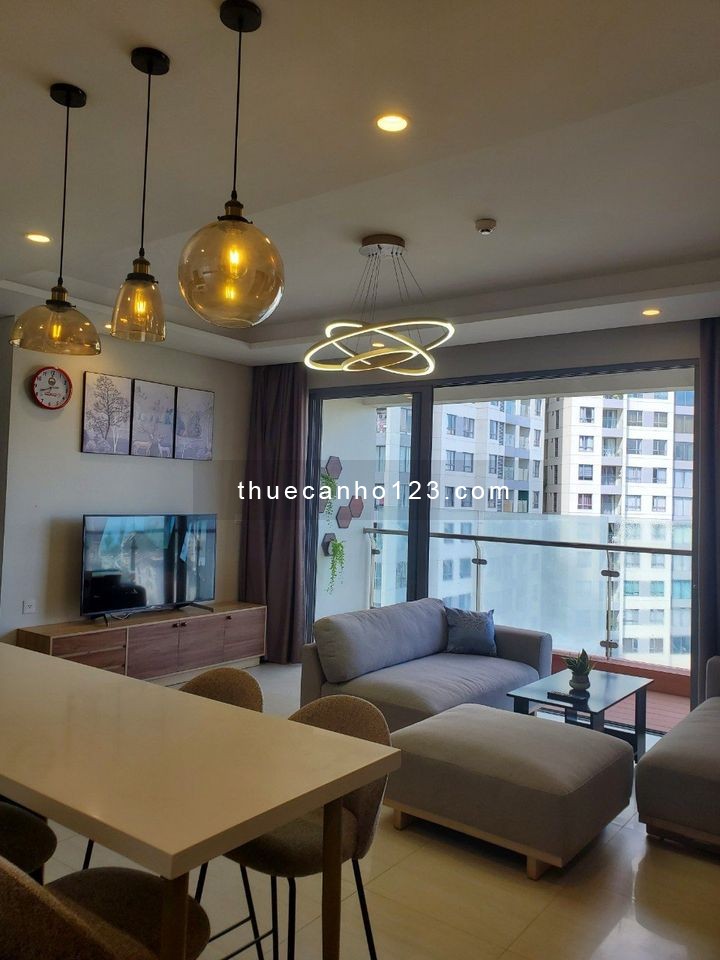 Cho thuê căn hộ giá tốt 2 pn Đảo Kim Cương 90m2 view hồ bơi, full nội thất, giá 23 tr/th