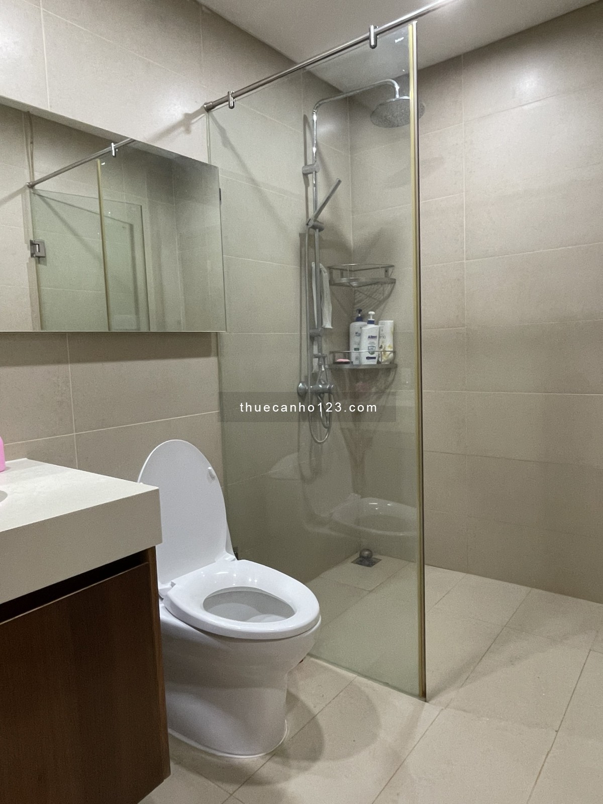 Cho thuê căn hộ Âu Cơ Tower Tân Phú 90m2 - 3pn 2 wc - NTCB. Giá: 11tr/th ( 0769908740)