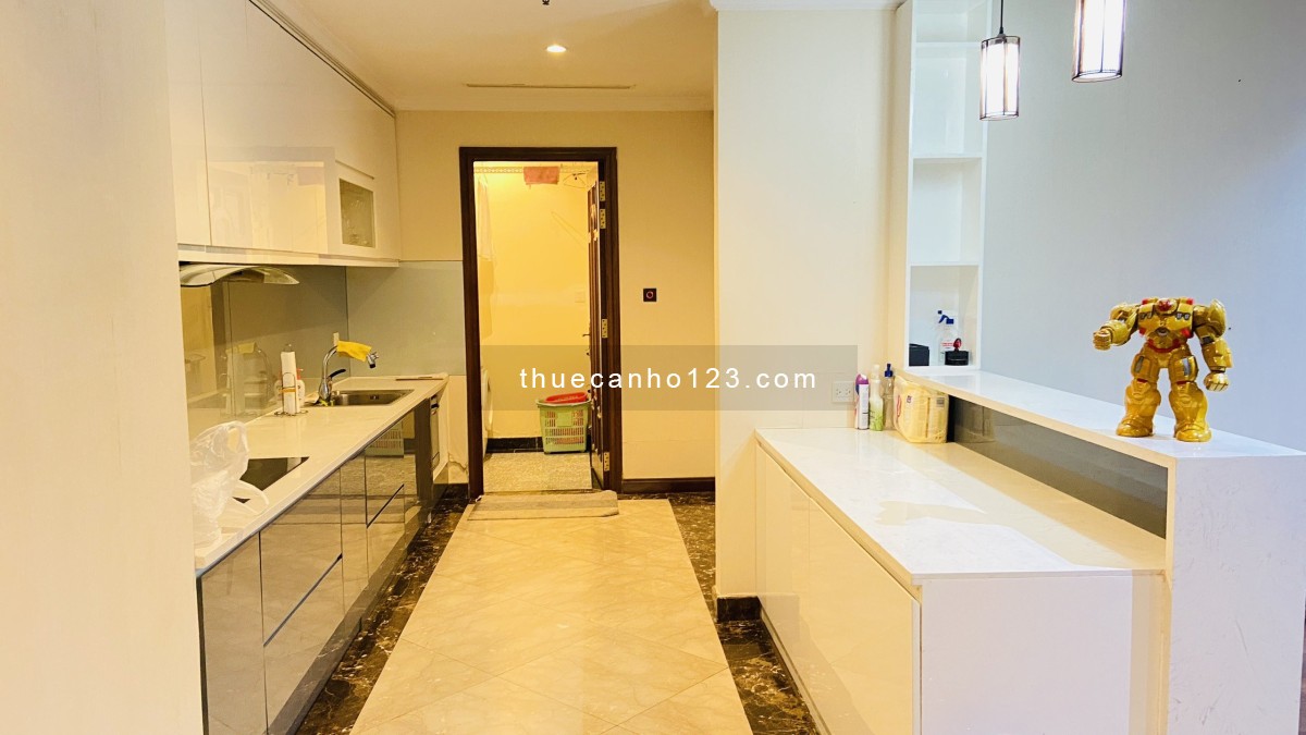Cho thuê căn hộ cao cấp 3PN 2WC full nội thất Vincom Đồng Khởi ngay trung tâm Quận 1