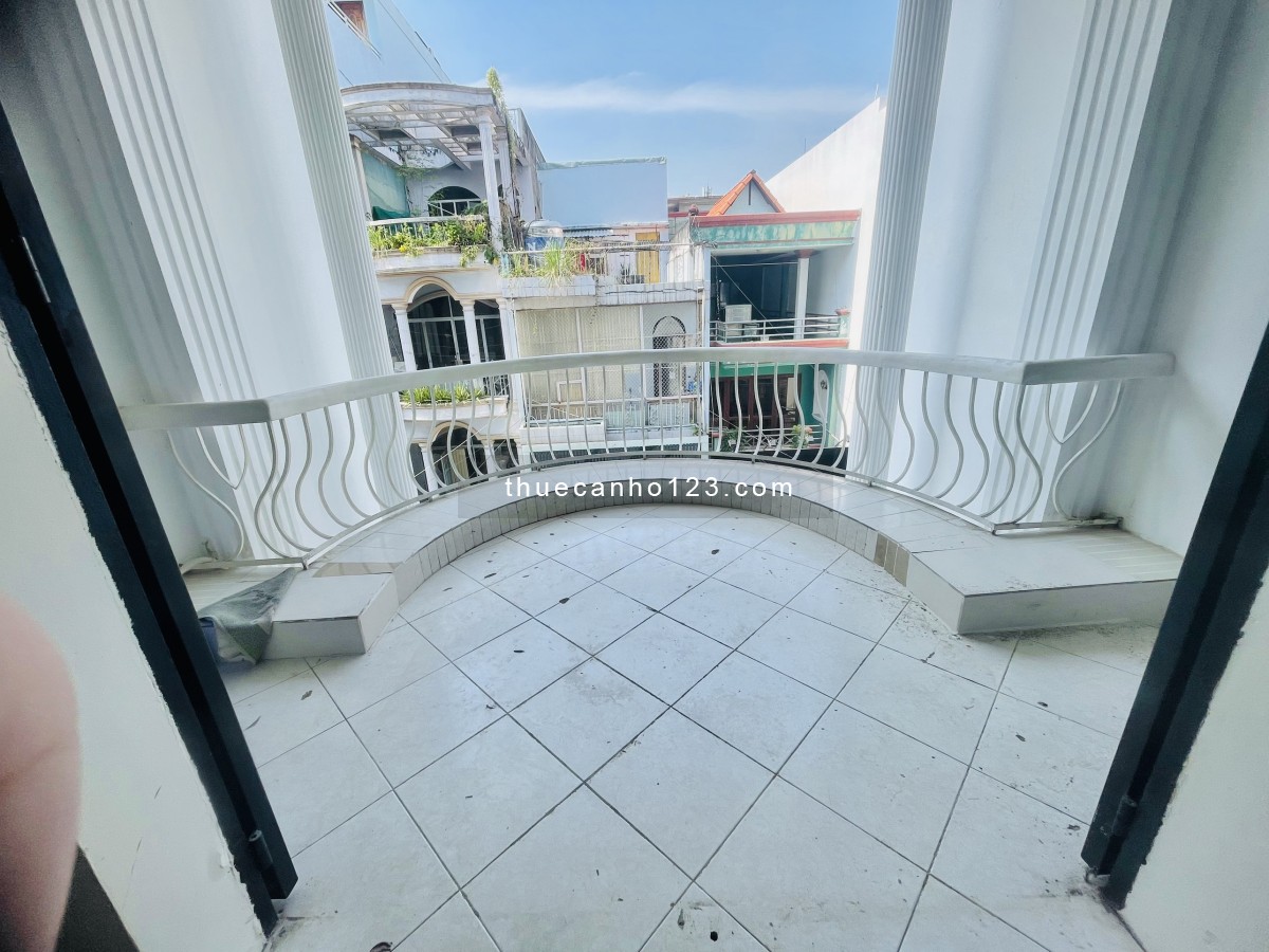 Cho thuê căn hộ ban công - Tô Hiến Thành - Q10 - giá 5tr5
