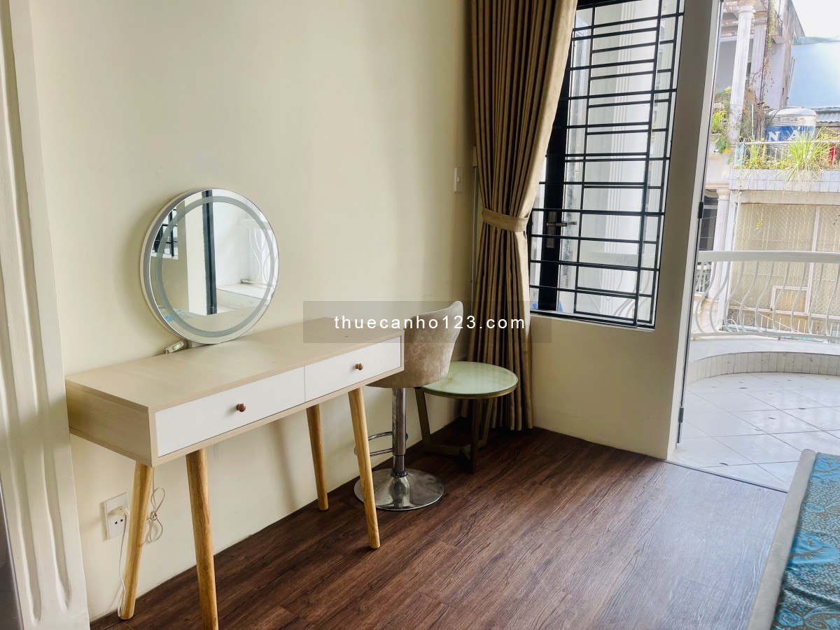 Cho thuê căn hộ ban công - Tô Hiến Thành - Q10 - giá 5tr5