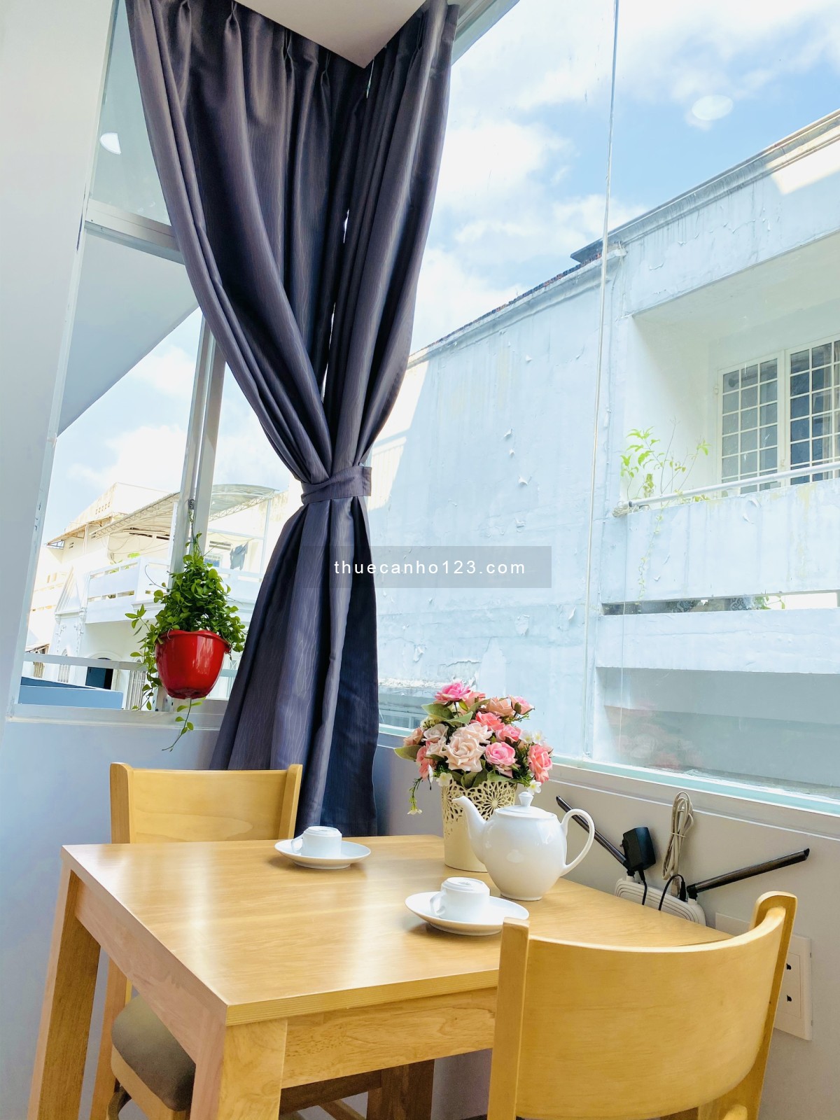 CHDV ban công xinh xắn máy giặt riêng đối diện trường UEF