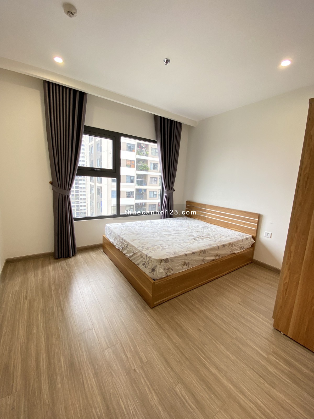 Cho thuê căn hộ 3 phòng ngủ, đủ đồ, chỉ 13tr, 0888516777