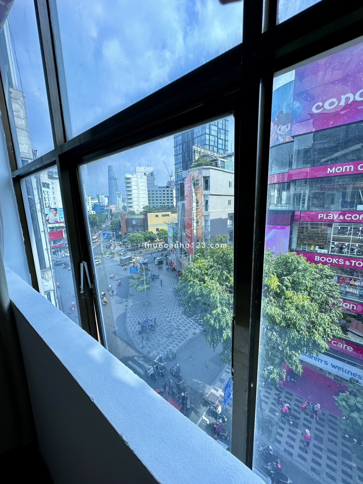 Cho thuê căn hộ Studio cửa sổ rộng, view Bitexco - Nguyễn Trãi, Quận 1