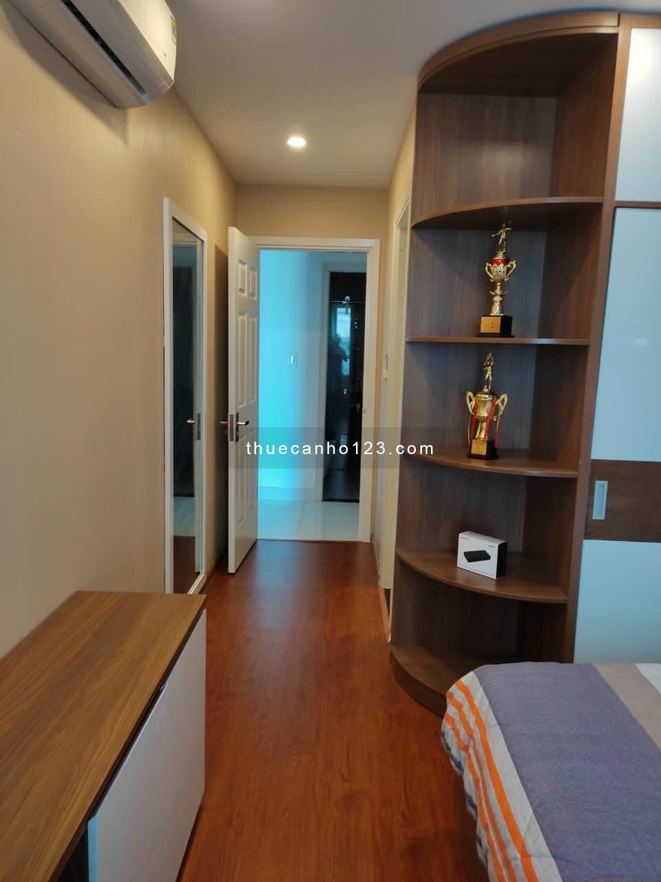 Cho thuê căn hộ Newton Residence 90m2, 3PN, 2WC, Full NT Cao Cấp đủ. Giá : 23 tr/th ( Bao Phí QL)