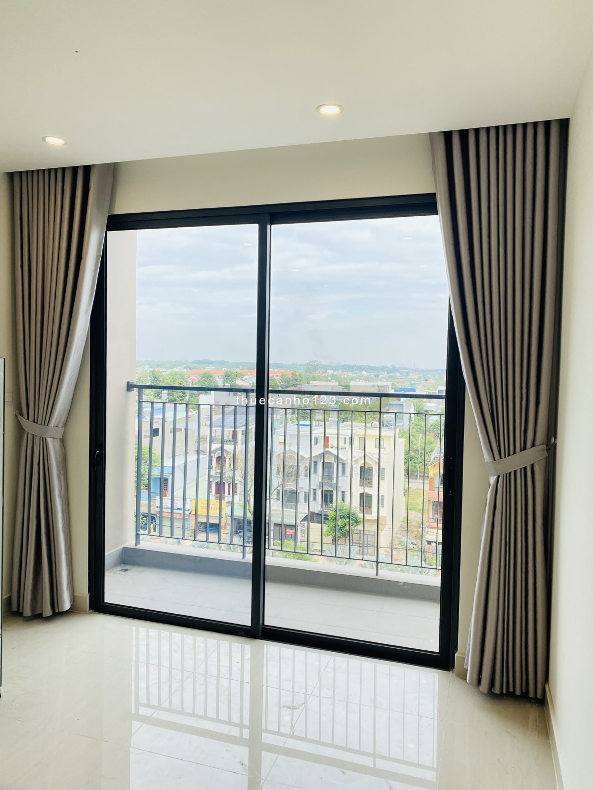 TRỰC TIẾP CHỦ CHO THUÊ CĂN HỘ VINHOMES GRAND PARK Q9 2PN FULL NỘI THẤT 6TR