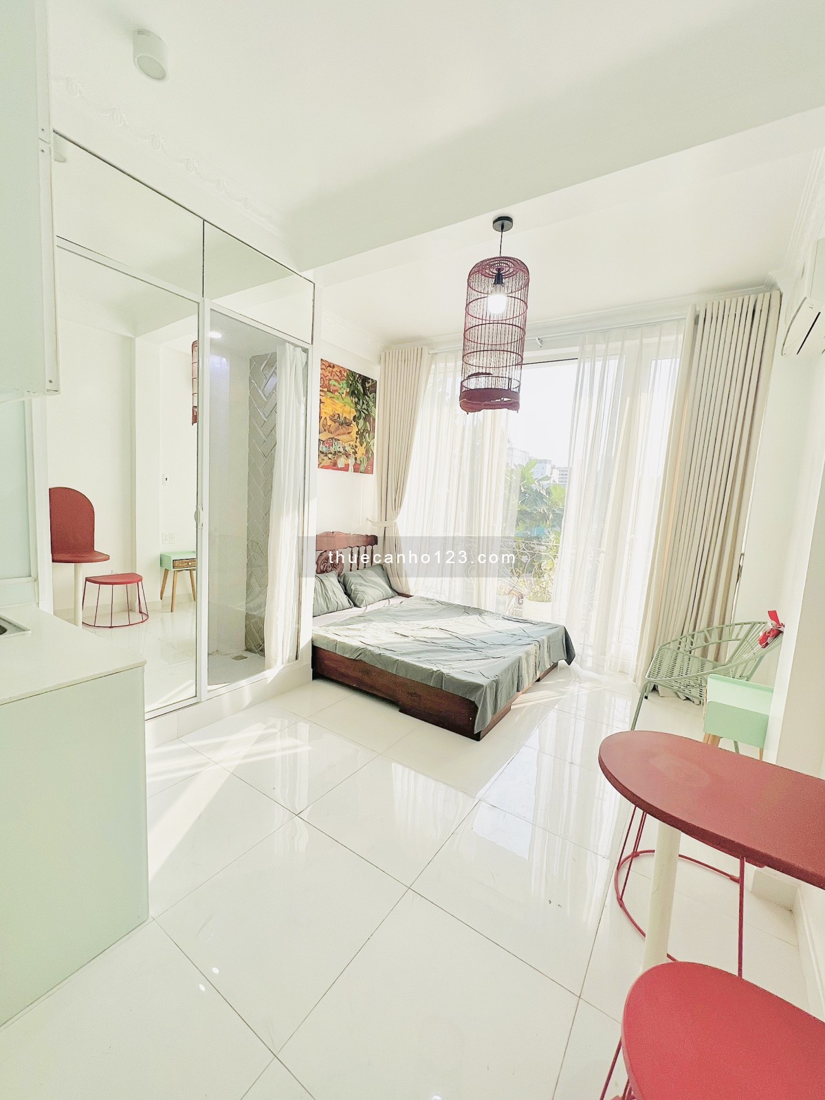 Căn hộ studio balcon và cửa sổ full nội thất gần SVĐ Hoa Lư, NTMK Q1