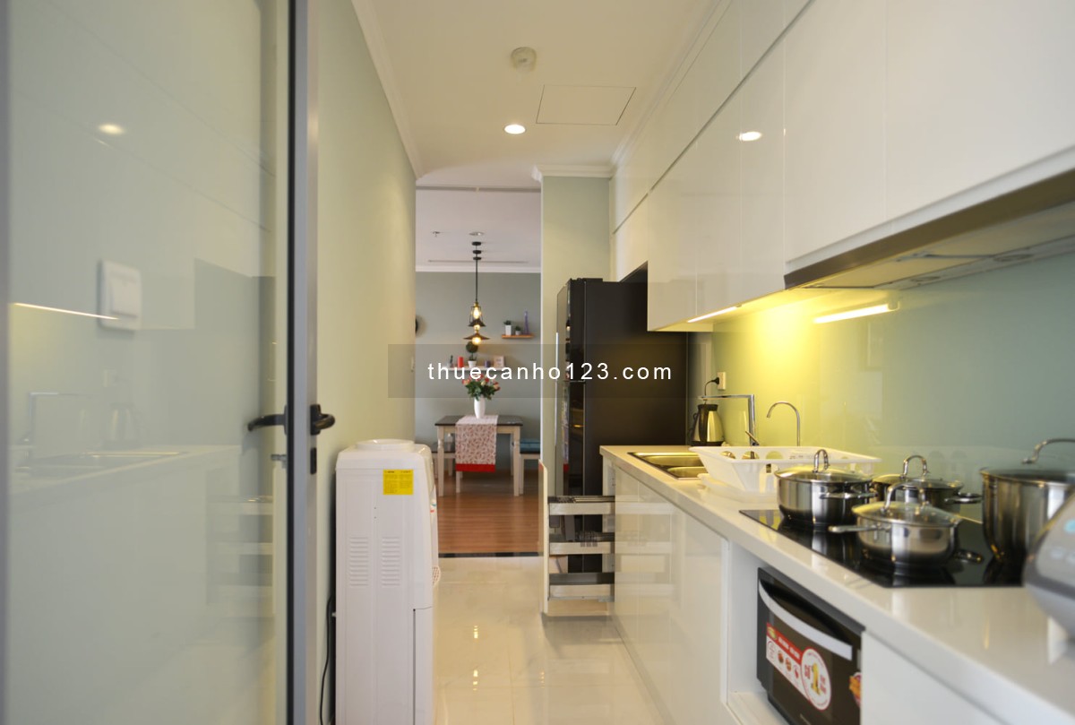 Cho thuê căn hộ 88m2 tầng 20 chung cư Vinhomes Nguyễn Chí Thanh 2 ngủ đầy đủ đồ view Đông Nam