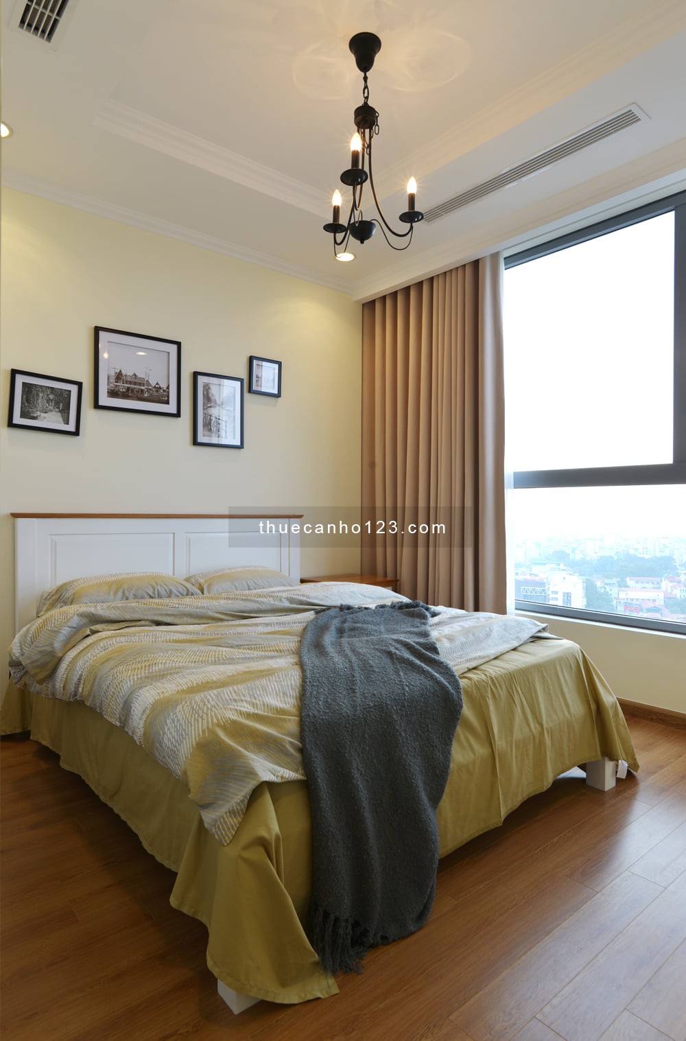Cho thuê căn hộ 88m2 tầng 20 chung cư Vinhomes Nguyễn Chí Thanh 2 ngủ đầy đủ đồ view Đông Nam
