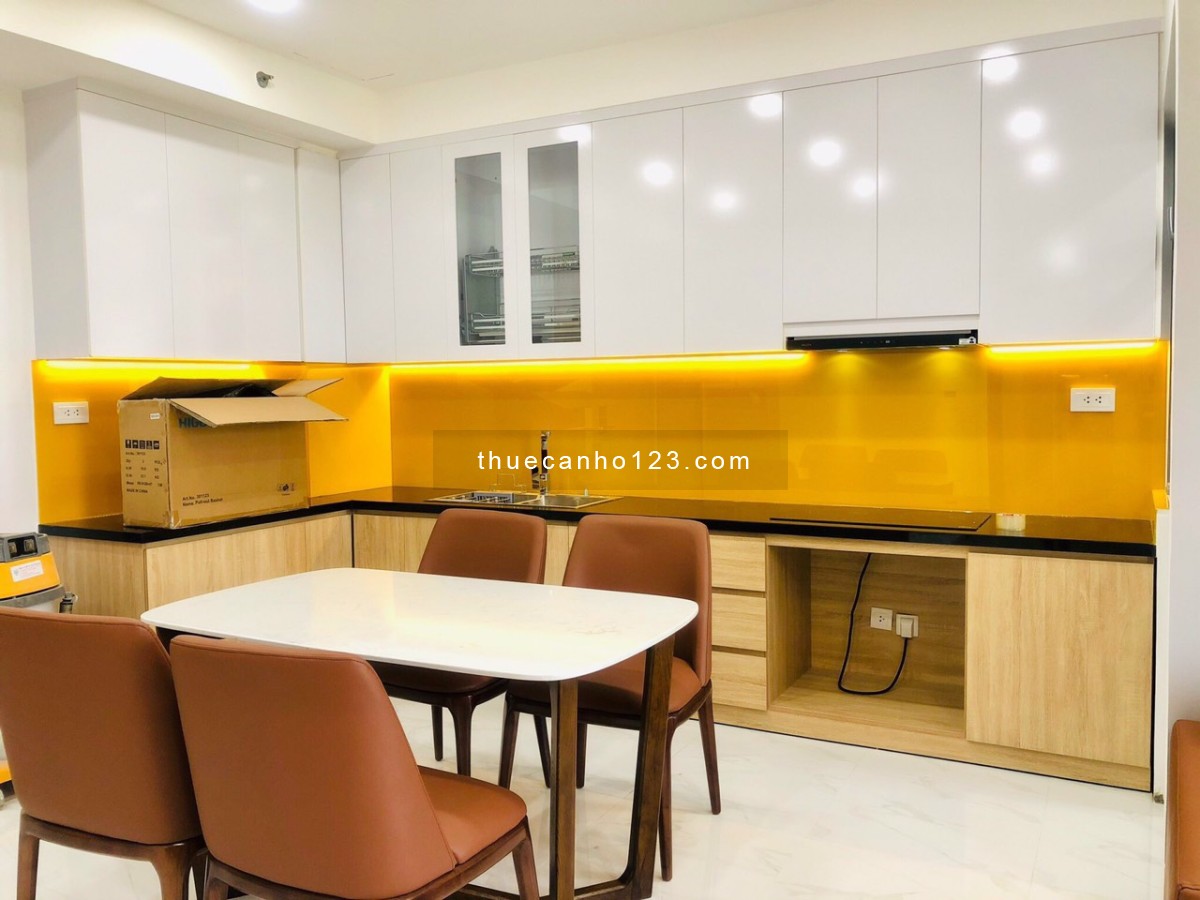 Căn hộ 2 phòng ngủ_85m2, với Tone màu vàng óng ánh, Tại PALM HEIGHTS, Nội thất đầy đủ, giá 16 triệu