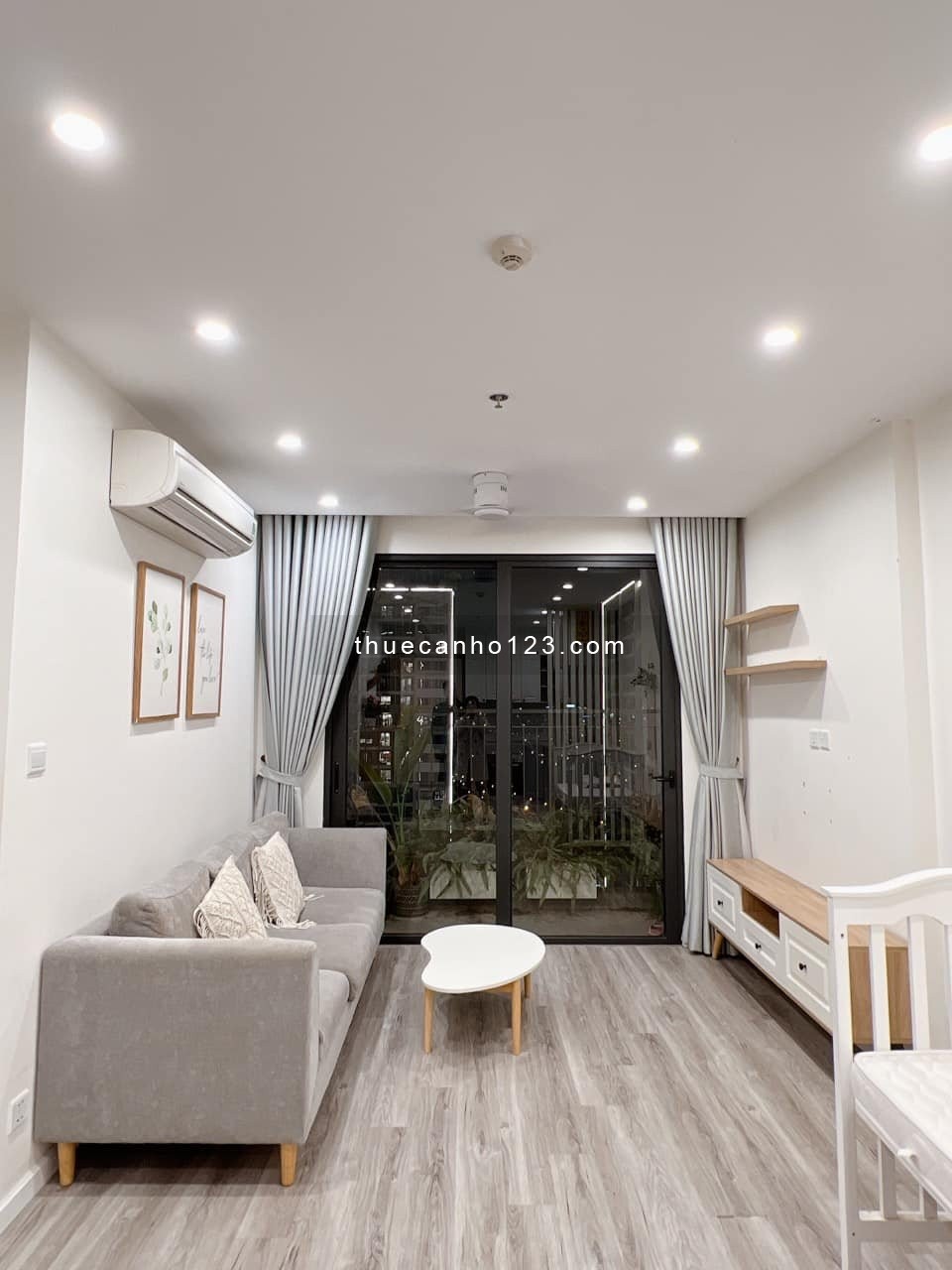 Cho thuê căn hộ 2PN full nội thất đẹp nhất Vinhomes Smart City, View thoáng đãng giá 9,5tr