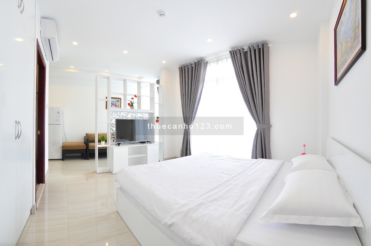 Căn hộ dạng 1PN và studio balcon full nội thất gần cầu Công Lý, chung cư The Prince-Novaland, Q.PN