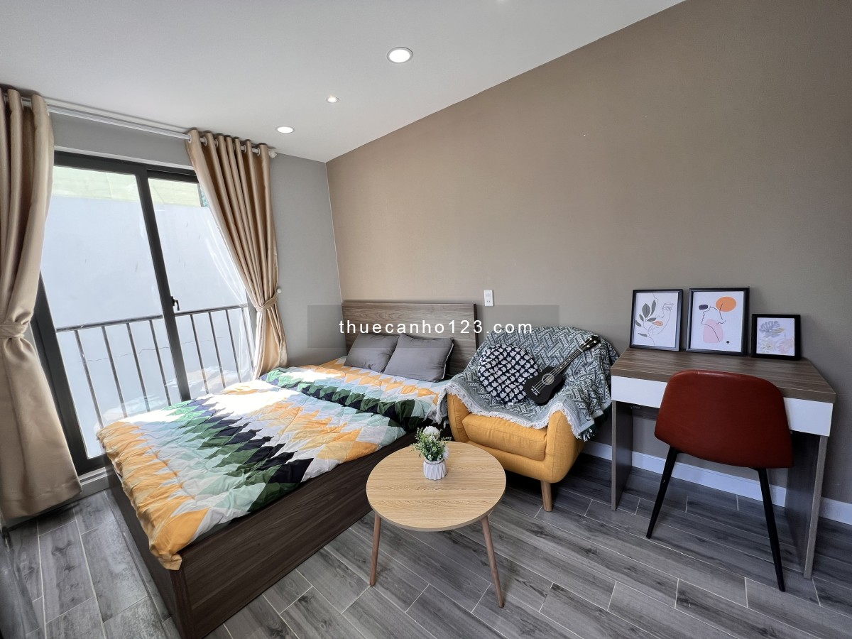 Căn hộ cho thuê gần chung cư Phan Xích Long, có đầy đủ nội thất, bancon, thiết kế đẹp LH 0975439352