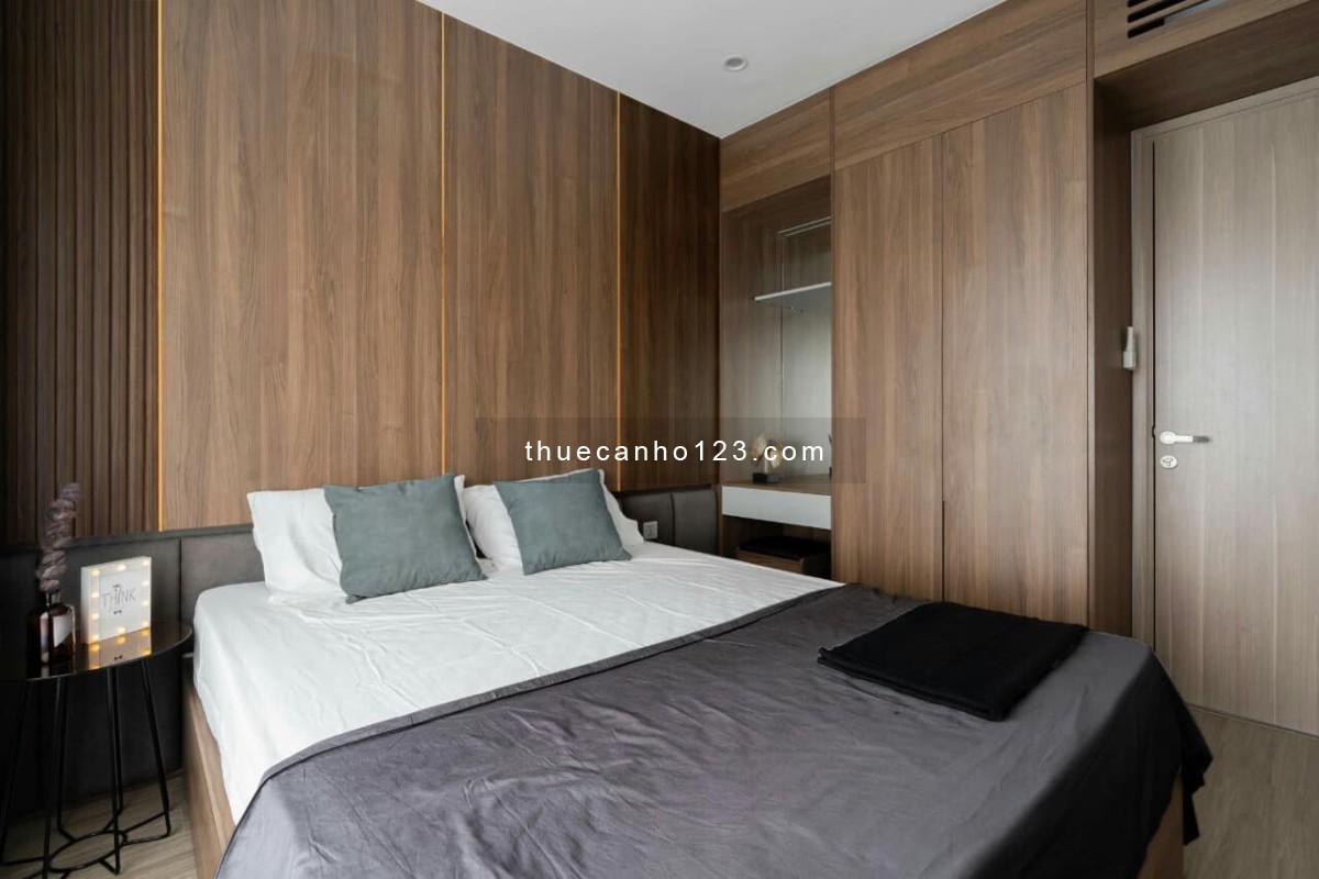 Cho thuê căn hộ 3 Ngủ Nội Thất Mới, Cao cấp, View hồ giá 11 triệu, LH 0857242000