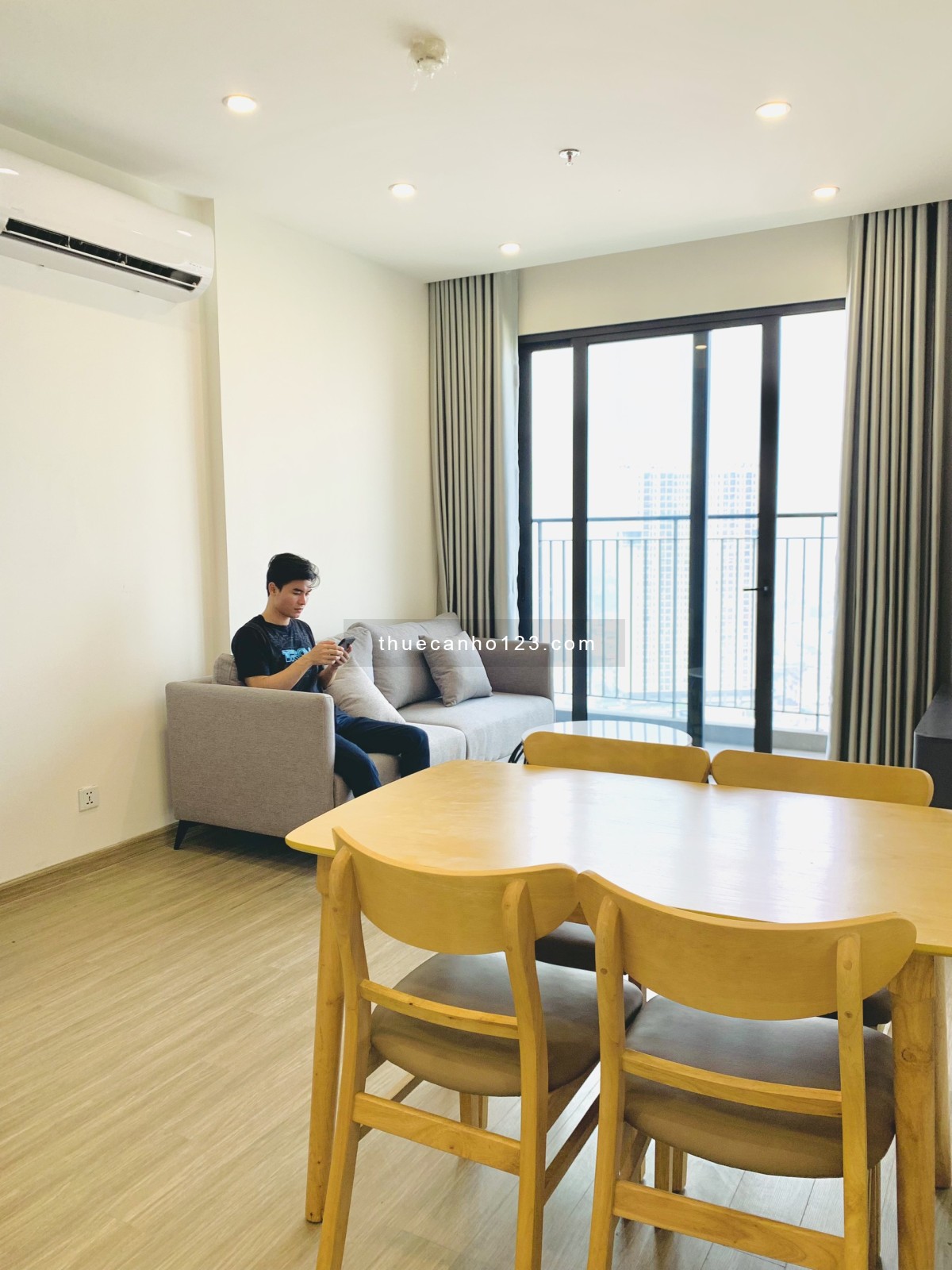Cho thuê căn hộ 2PN, 2VS full đồ QUÁ ĐẸP Vinhomes Smart City