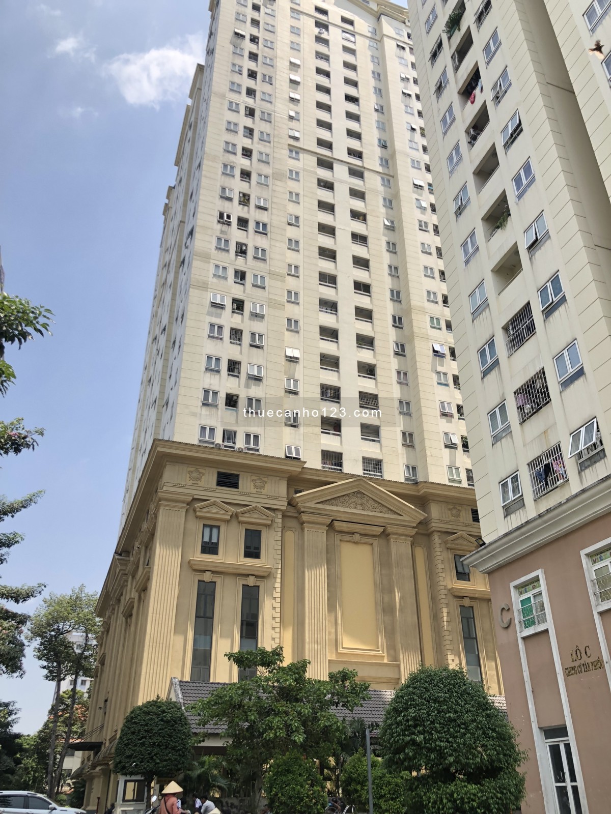 Cho thuê căn hộ Tân Phước 3PN 111m2, rộng rãi thoáng mát, mặt tiền Lý Thường Kiệt P7 Q11
