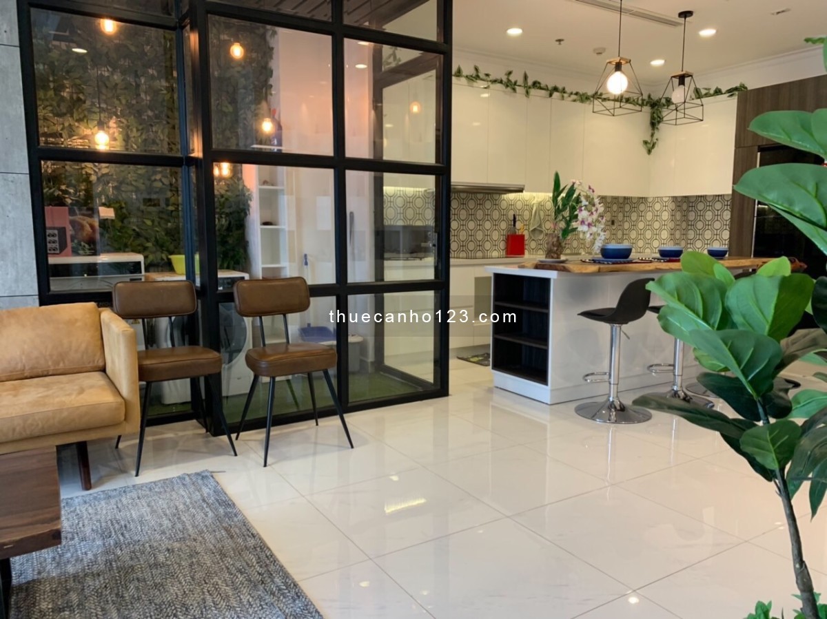 Cho thuê căn hộ 2 phòng ngủ Vinhomes Central Park, Lanmark 81 LH 0825900114