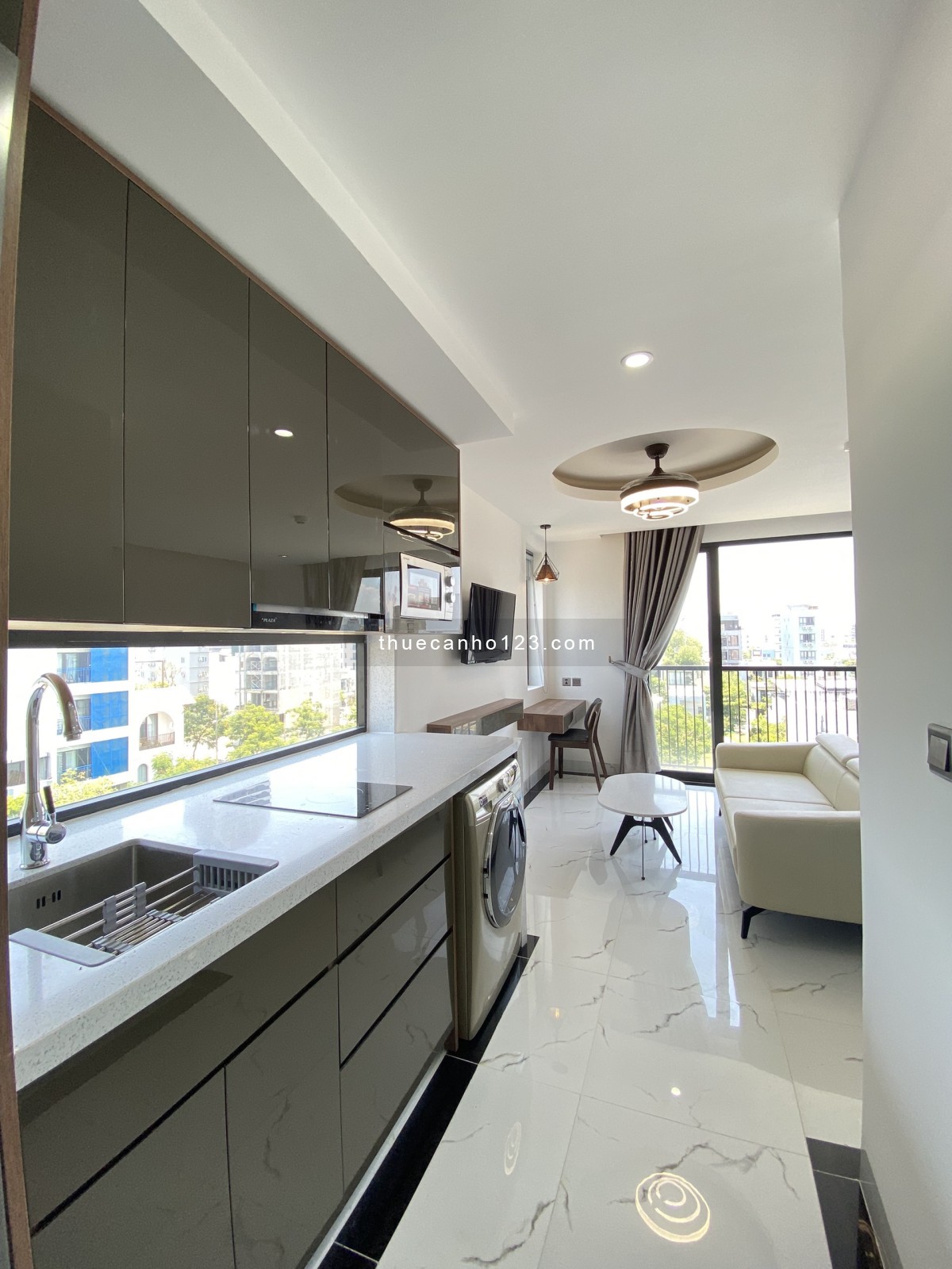 Căn penhouse studio tầng 8 view biển đường Phước Trường 6