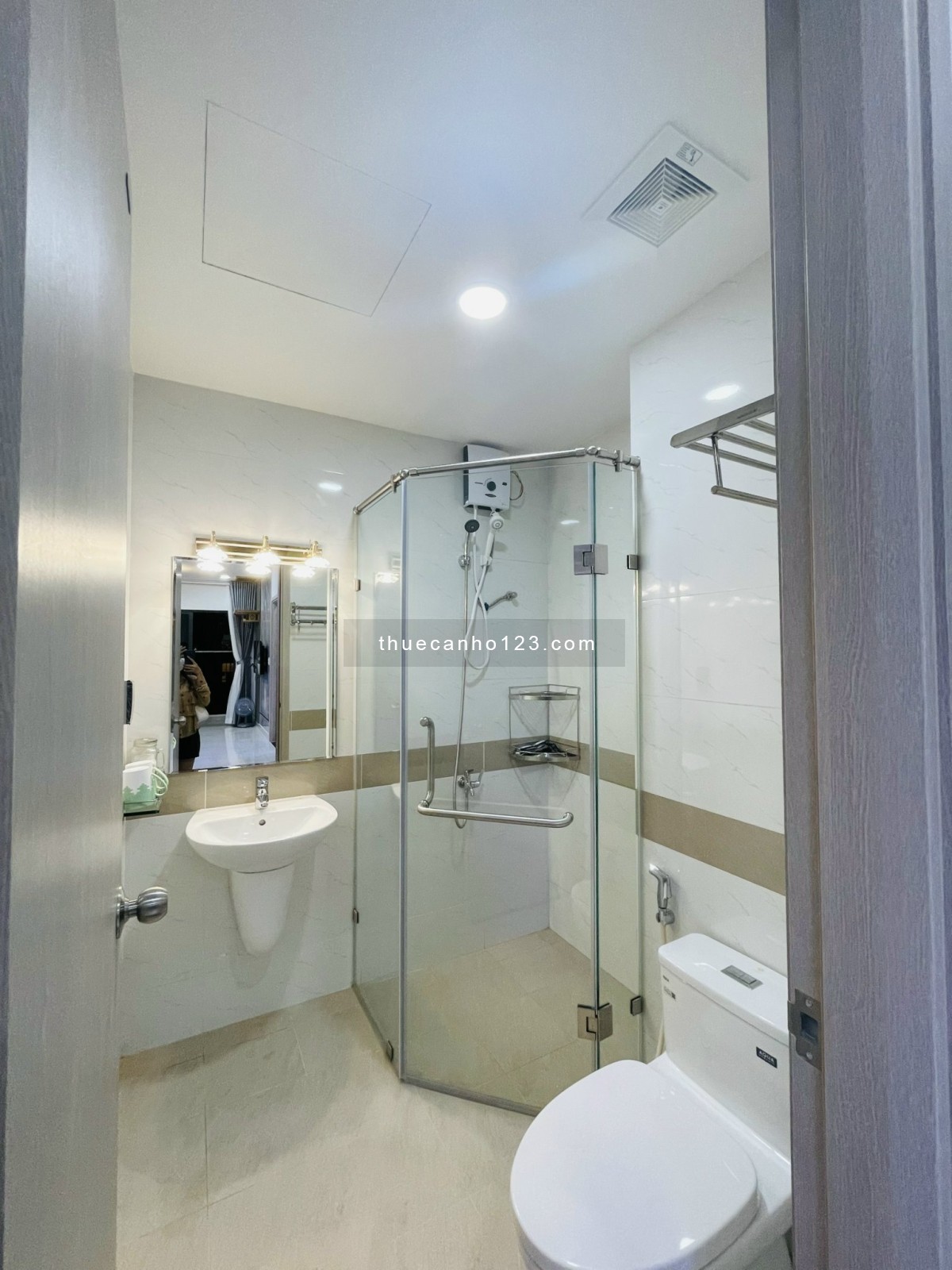 Cho thuê căn hộ 2PN 2WC Full nội thất giá 7tr5