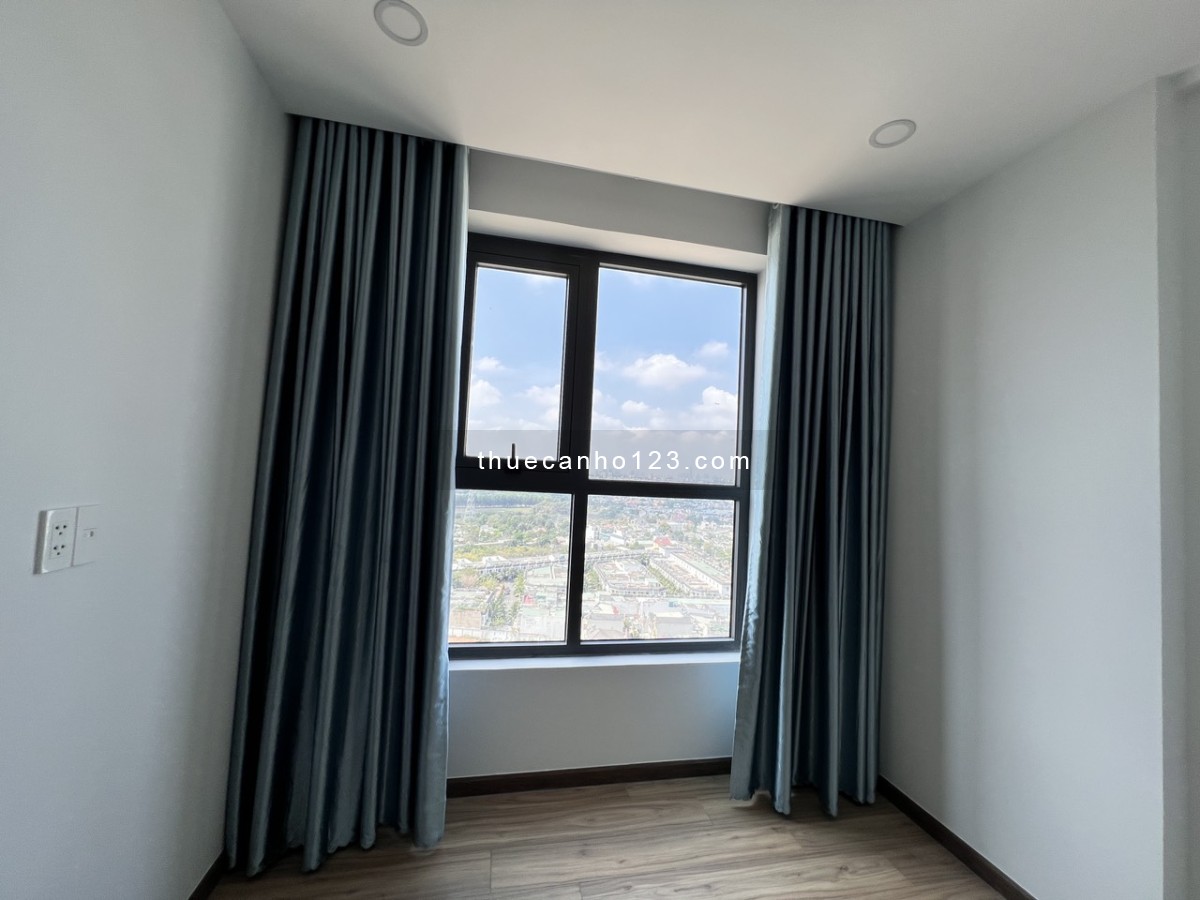 Cho thuê căn hộ Bcons Plaza 2PN 2WC Sẵn rèm giá 4tr5