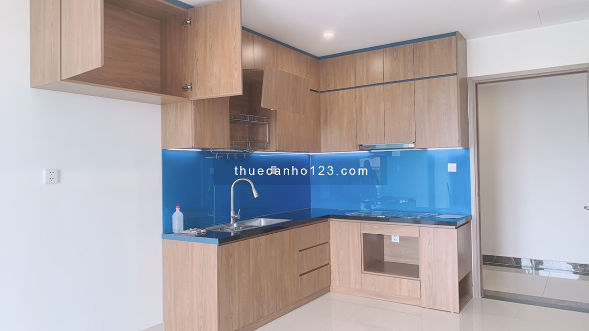 Cho thuê căn 3PN bếp rèm chỉ 8 triệu tại Vinhomes Quận 9